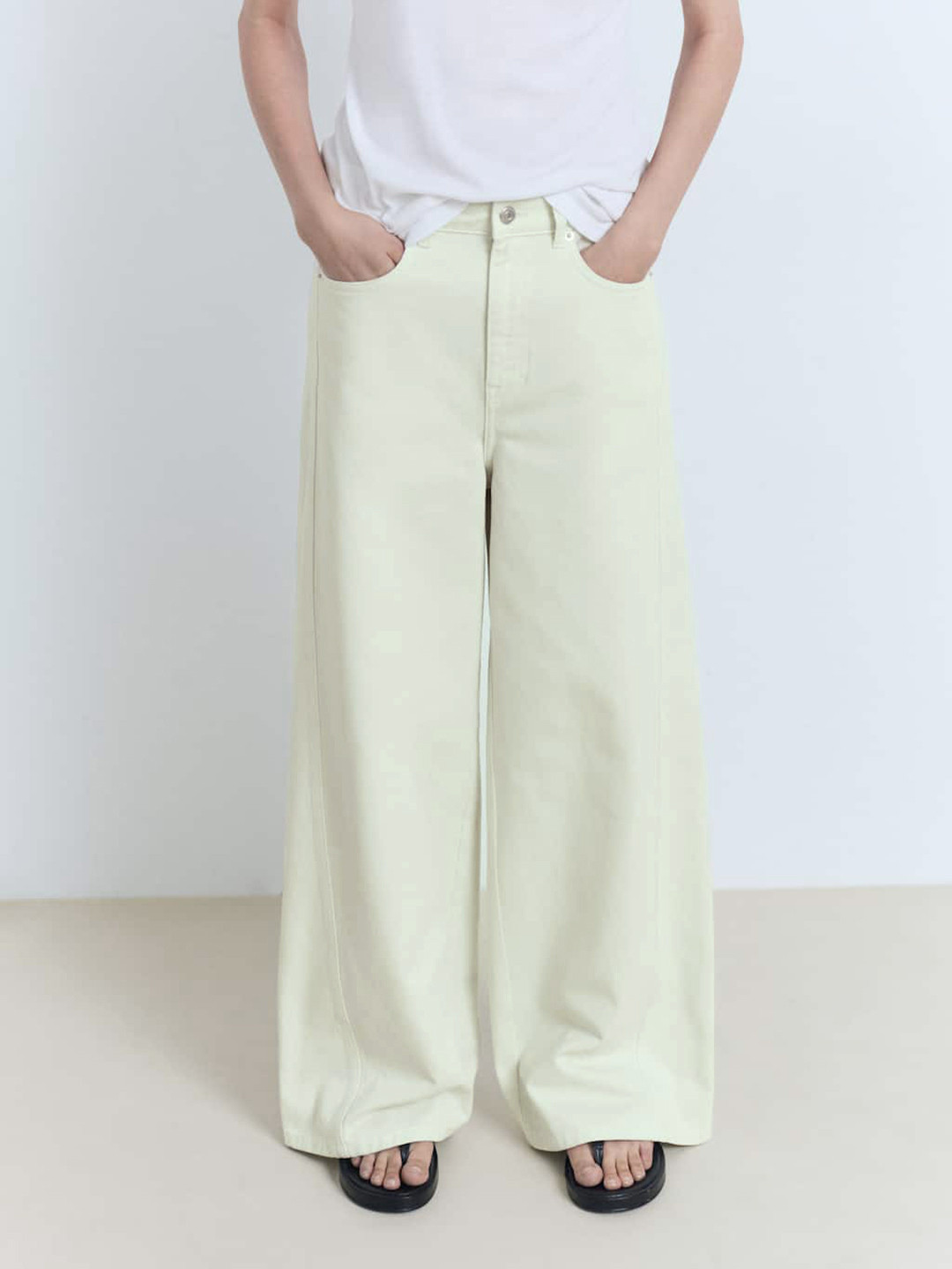 MANGO Women Regular Fit Mid-Rise Colored Jeans