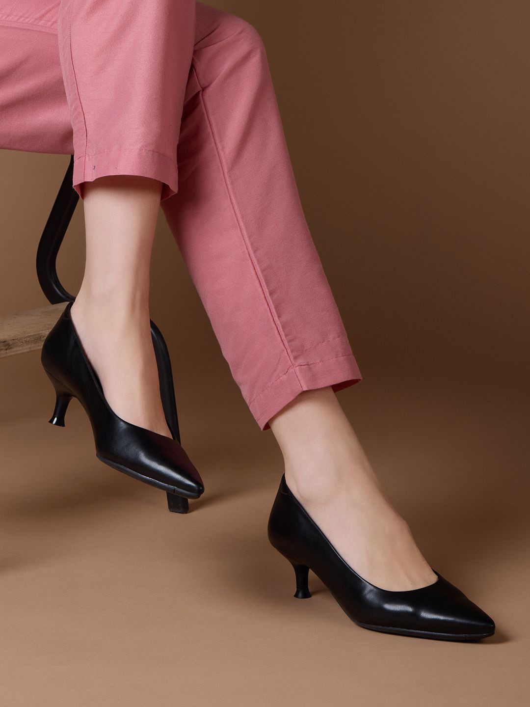 Inc 5 Women Black Party Wear Solid Pattern Pointed Toe Kitten Heel Pumps