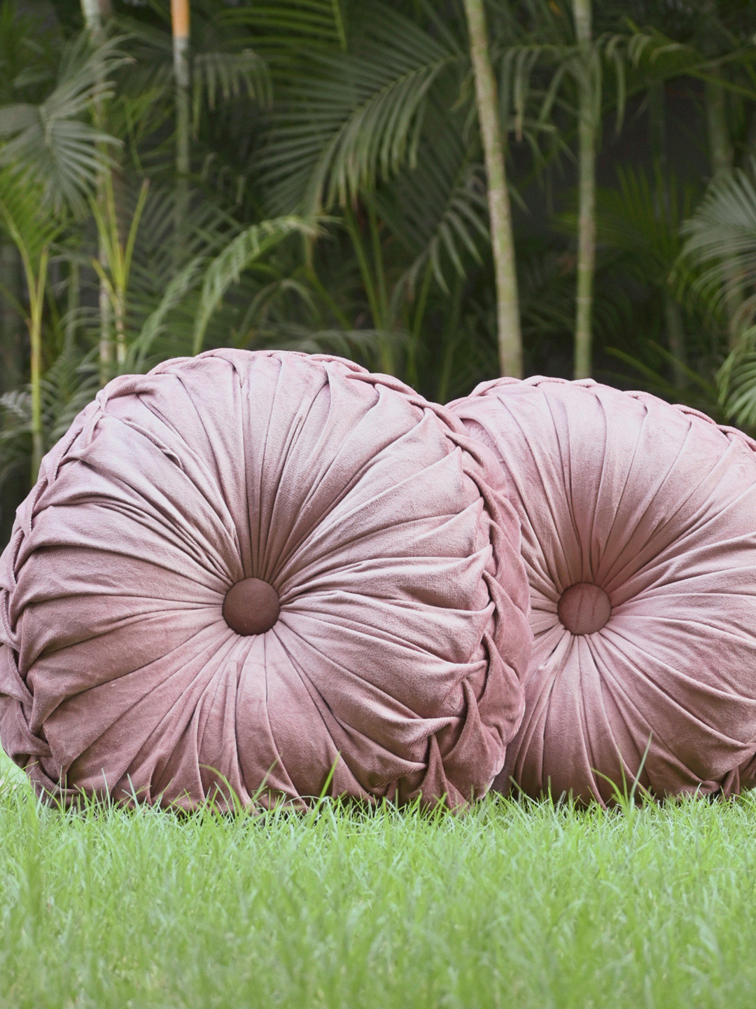 IRAVARA 2Pcs Mauve Round Shaped Decorative Cushions
