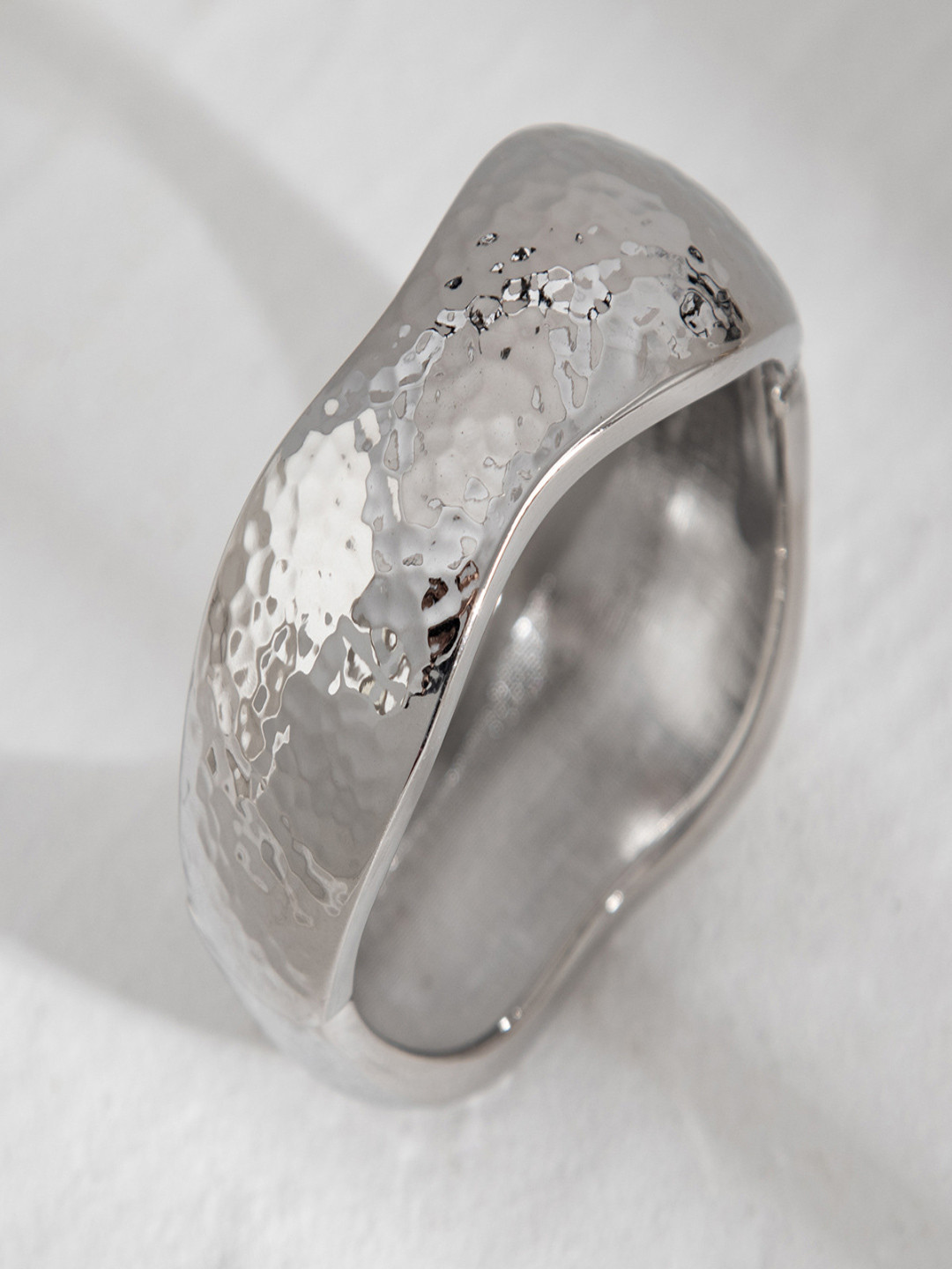 AQUASTREET Glossy Silver Plated Bold Hammered Open Bangle Bracelet