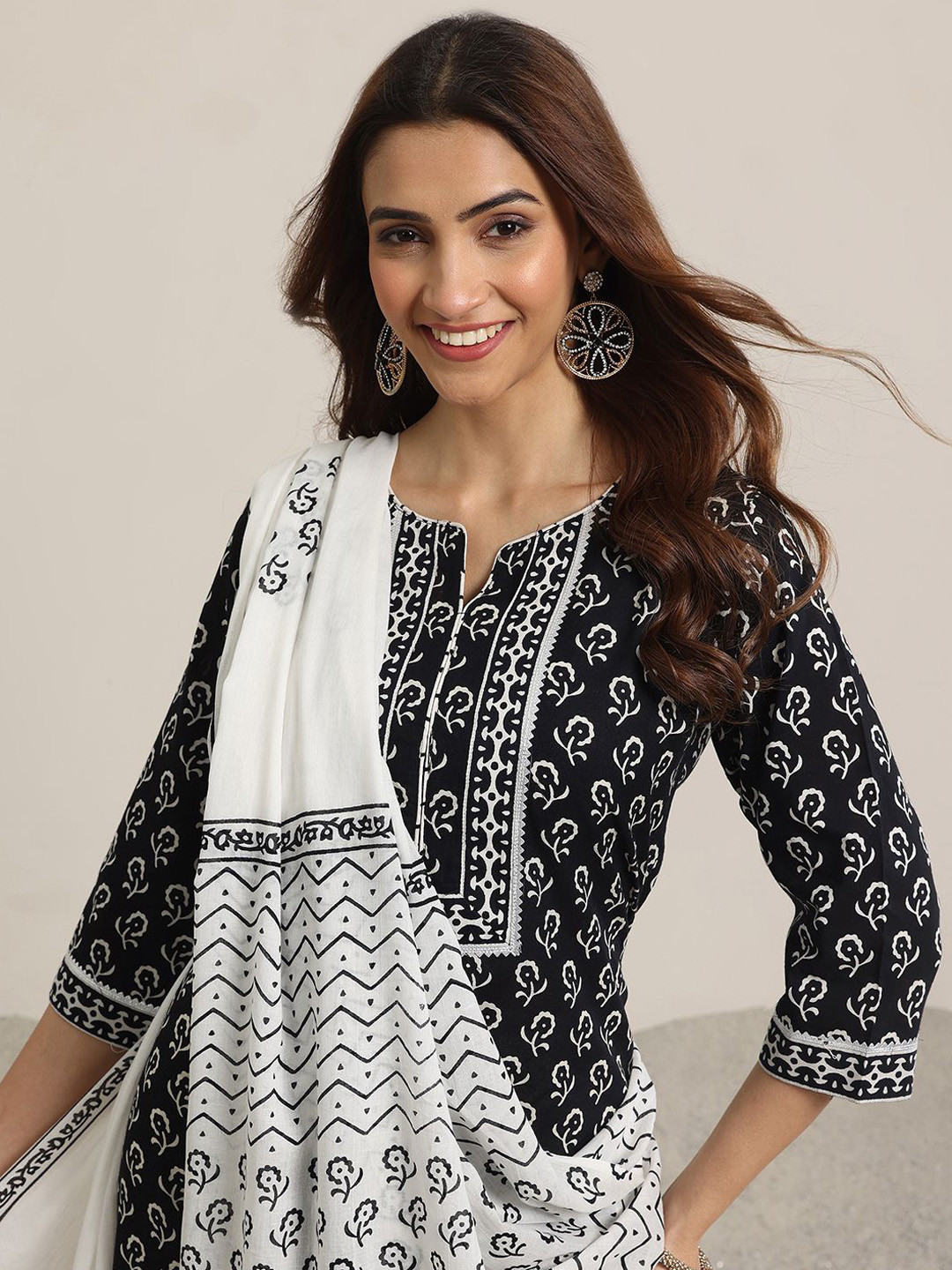 Libas Women Floral Printed Regular Gotta Patti Kurta sets
