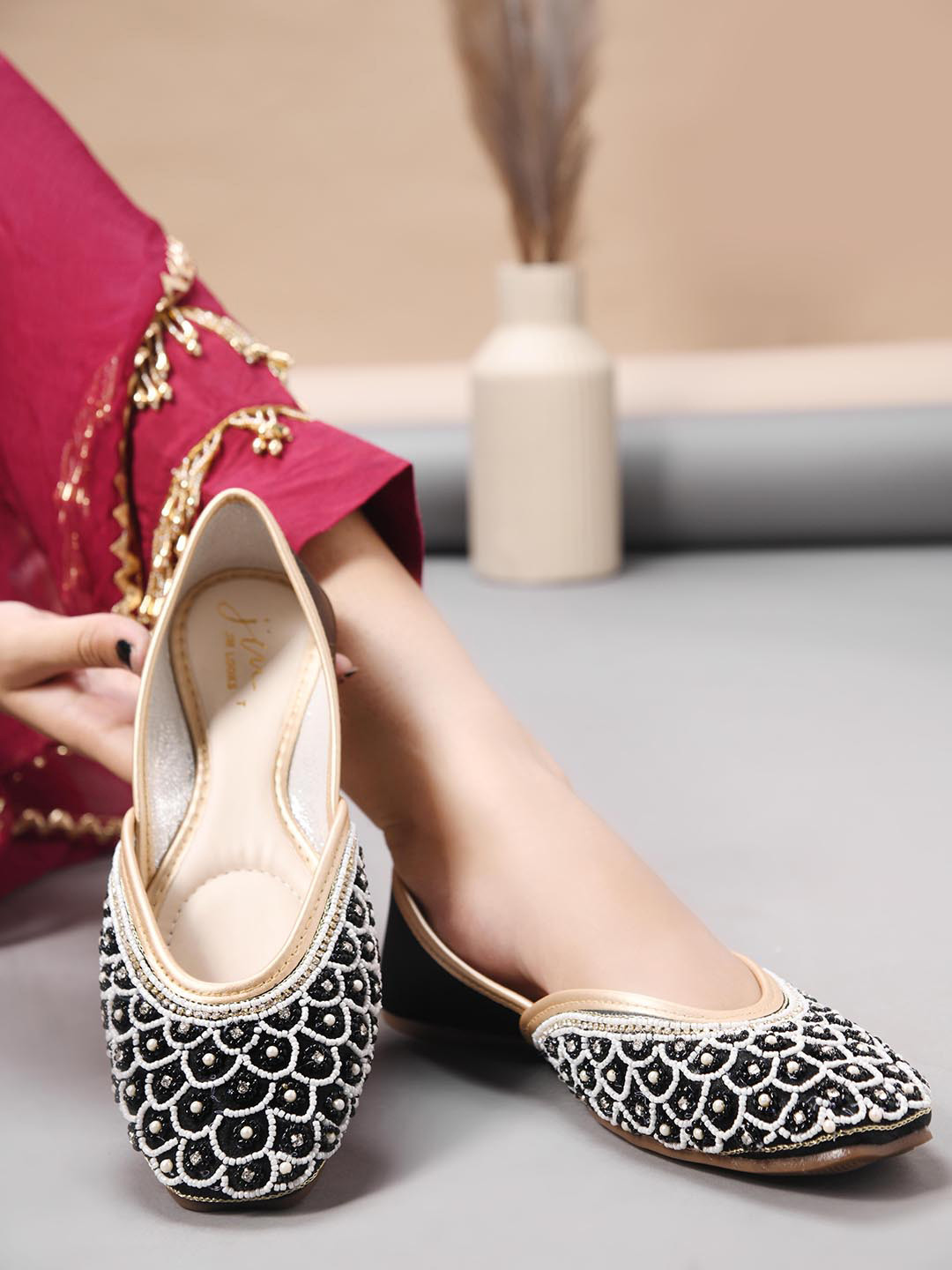 JM Looks Women Ethnic Embllished Mojari Slip-On Shoes