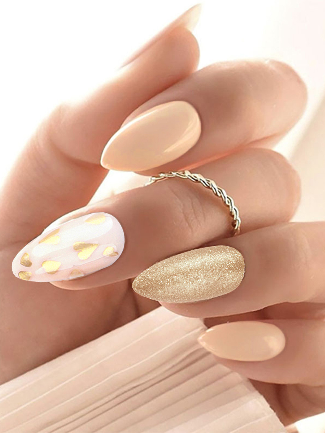 Secret Lives 24Pcs Golden Glitter & Heart Design Press On Nails Art