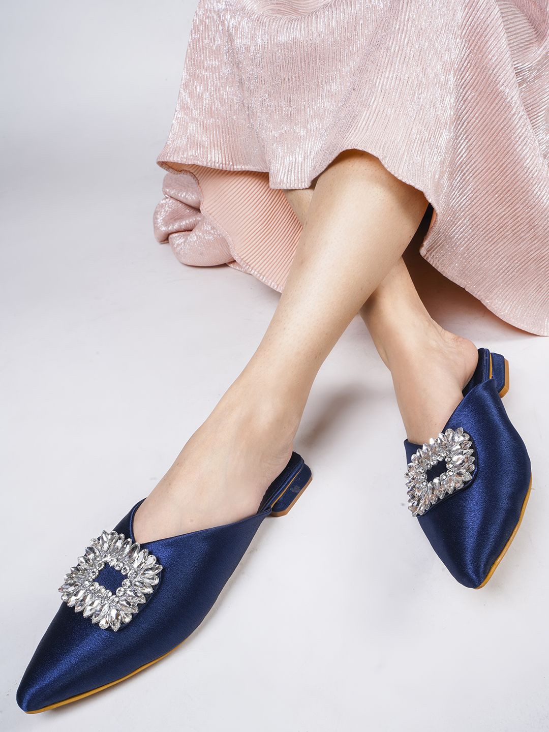 TRYME Women Embellished  Fashionable Trending Casual Platform Slip On Flatform Mules