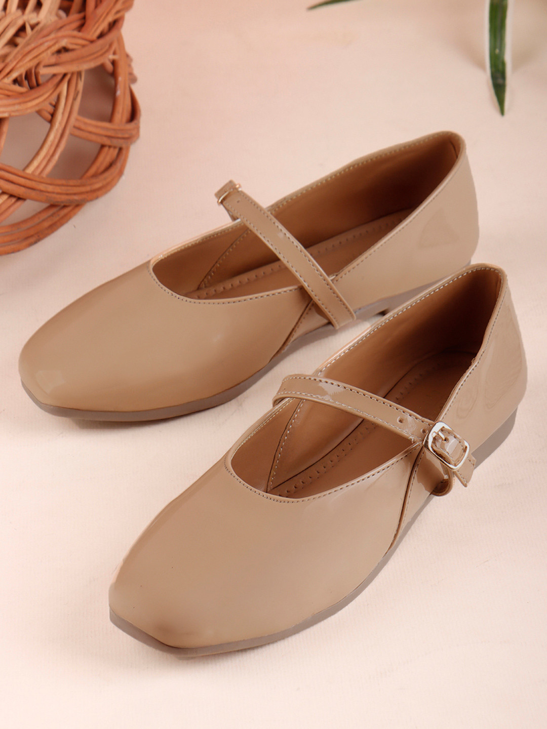 Try Me Women Solid Flatform Ballerinas