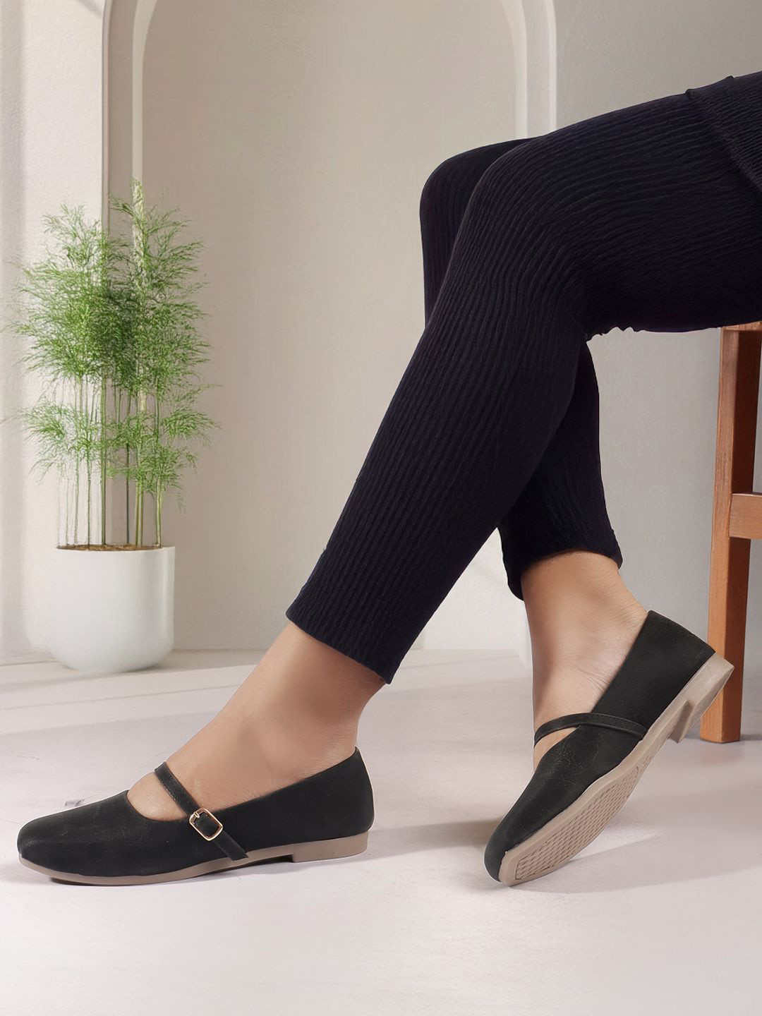 TRYME Women Solid Round Toe Flatforms