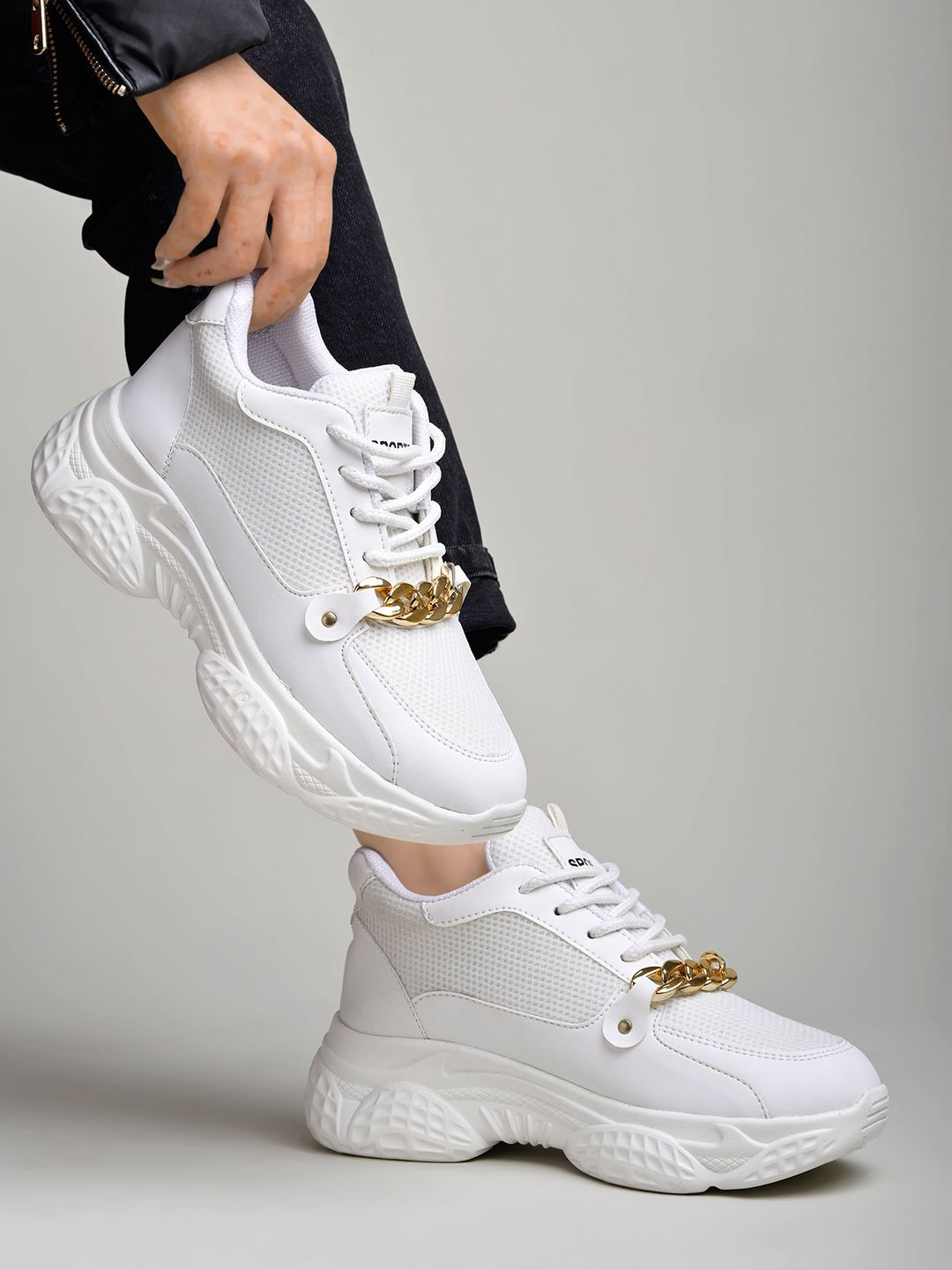 Stylestry Women Mesh Padded Lace-Ups Sneakers