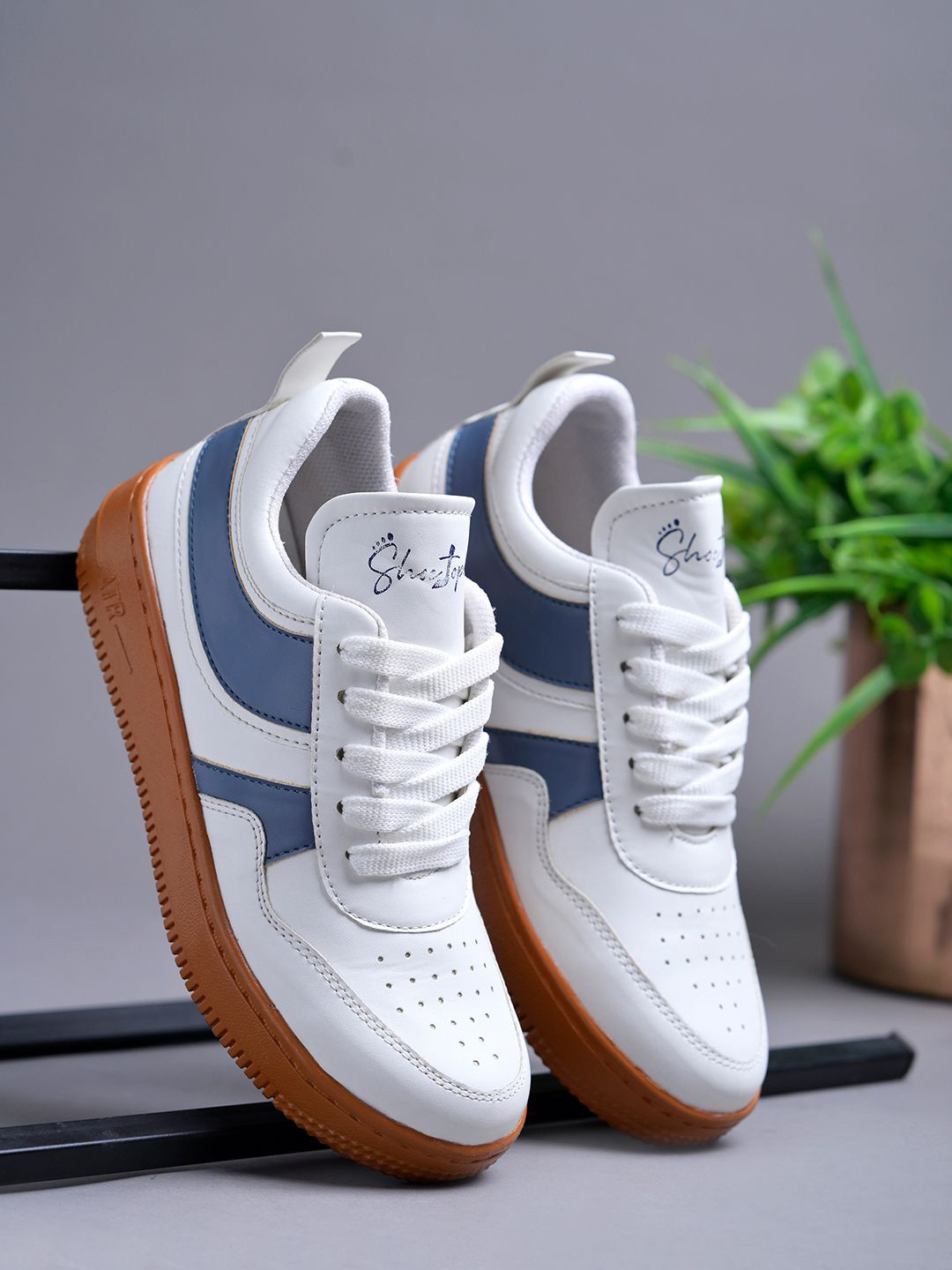 Stylestry Women Lace-Ups Round Toe Sneakers