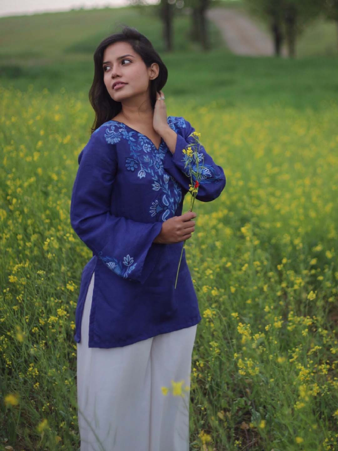 URZUV Ethnic Motifs Printed V-Neck Kurti