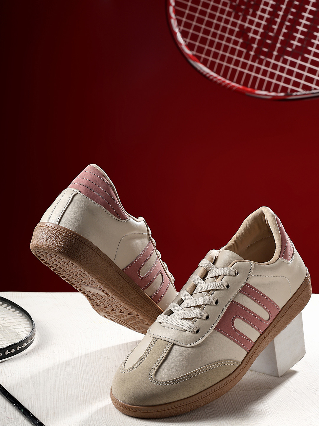 TRASE Women Colourblocked Lac-Up Sneakers