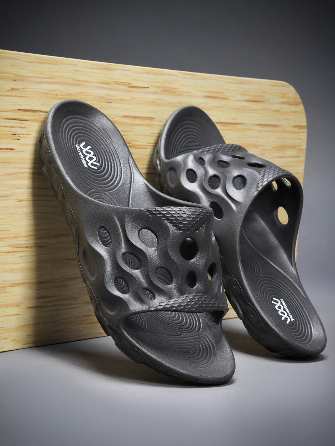 WAVE WALKER Men Self Design Flip Flops