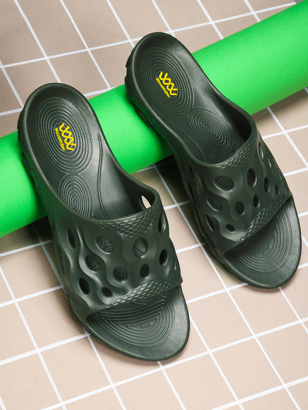 WAVE WALKER Men Self Design Slides
