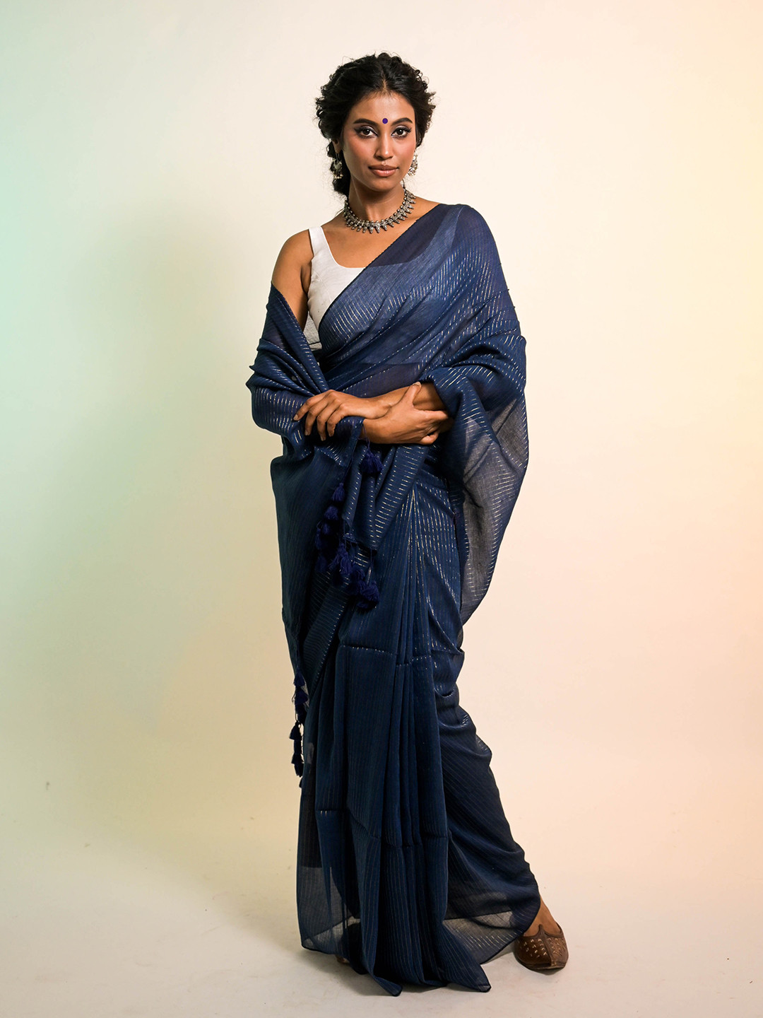 HUTS AND LOOMS Women Striped Pure Cotton Saree