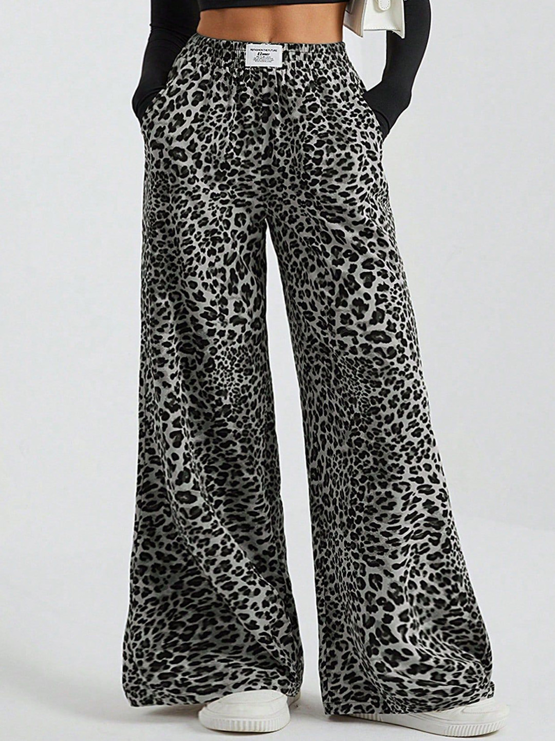 Outzidr Women Animal Printed Sweat Pants