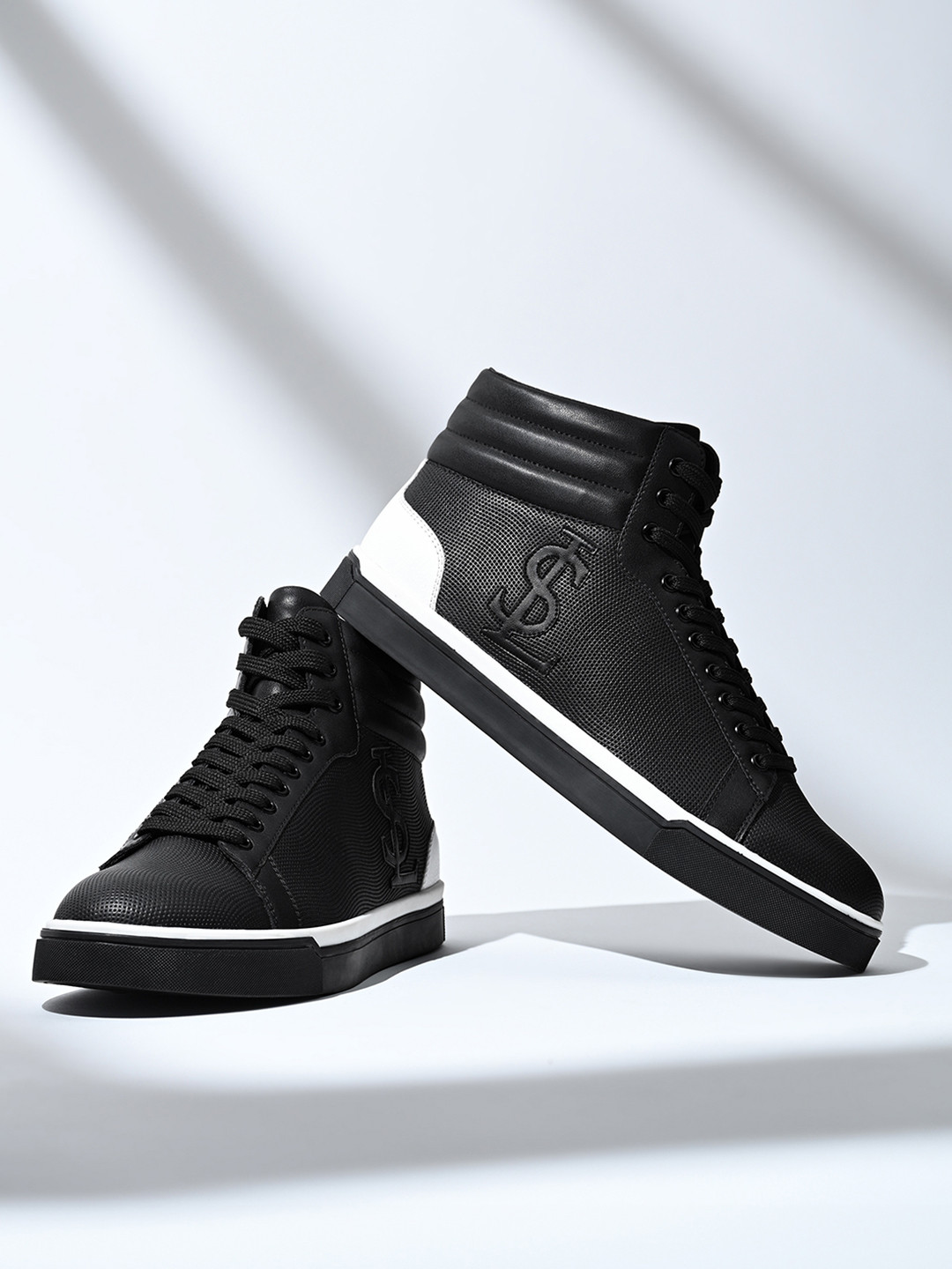 LOUIS STITCH Men Black Comfortable Mid-Top Lace-Up Sneaker