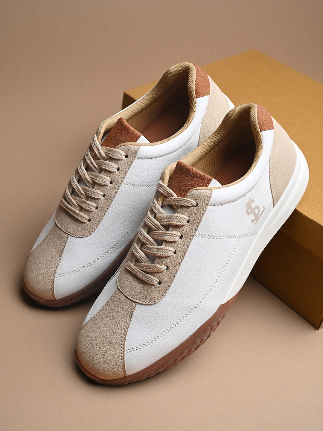 LOUIS STITCH Men White and Beige Comfortable Lace-Up Sneaker