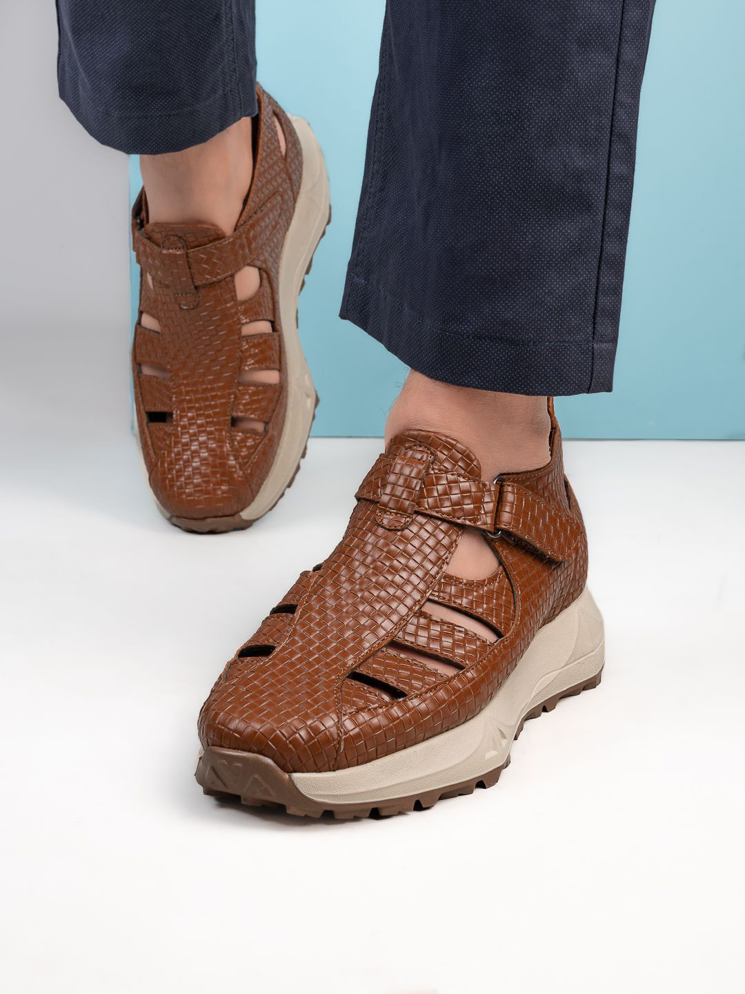 HI Toes Men Textured Slip On Fisherman Elavator Sandals