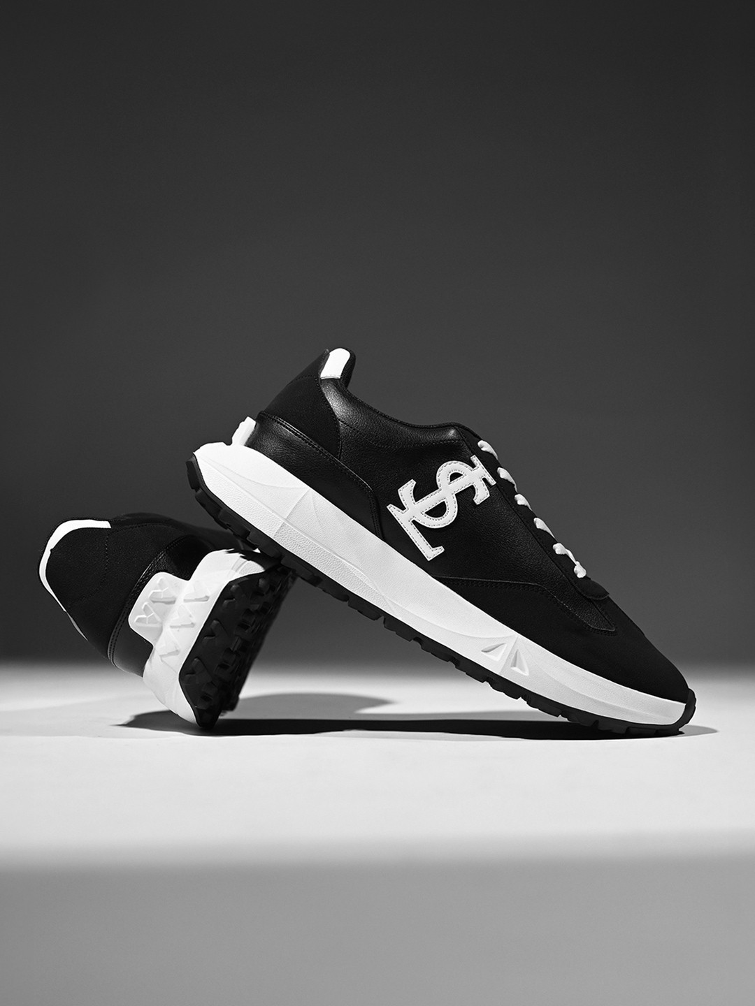 LOUIS STITCH Men Egyptian Black Comfortable Lace-Up Sneaker