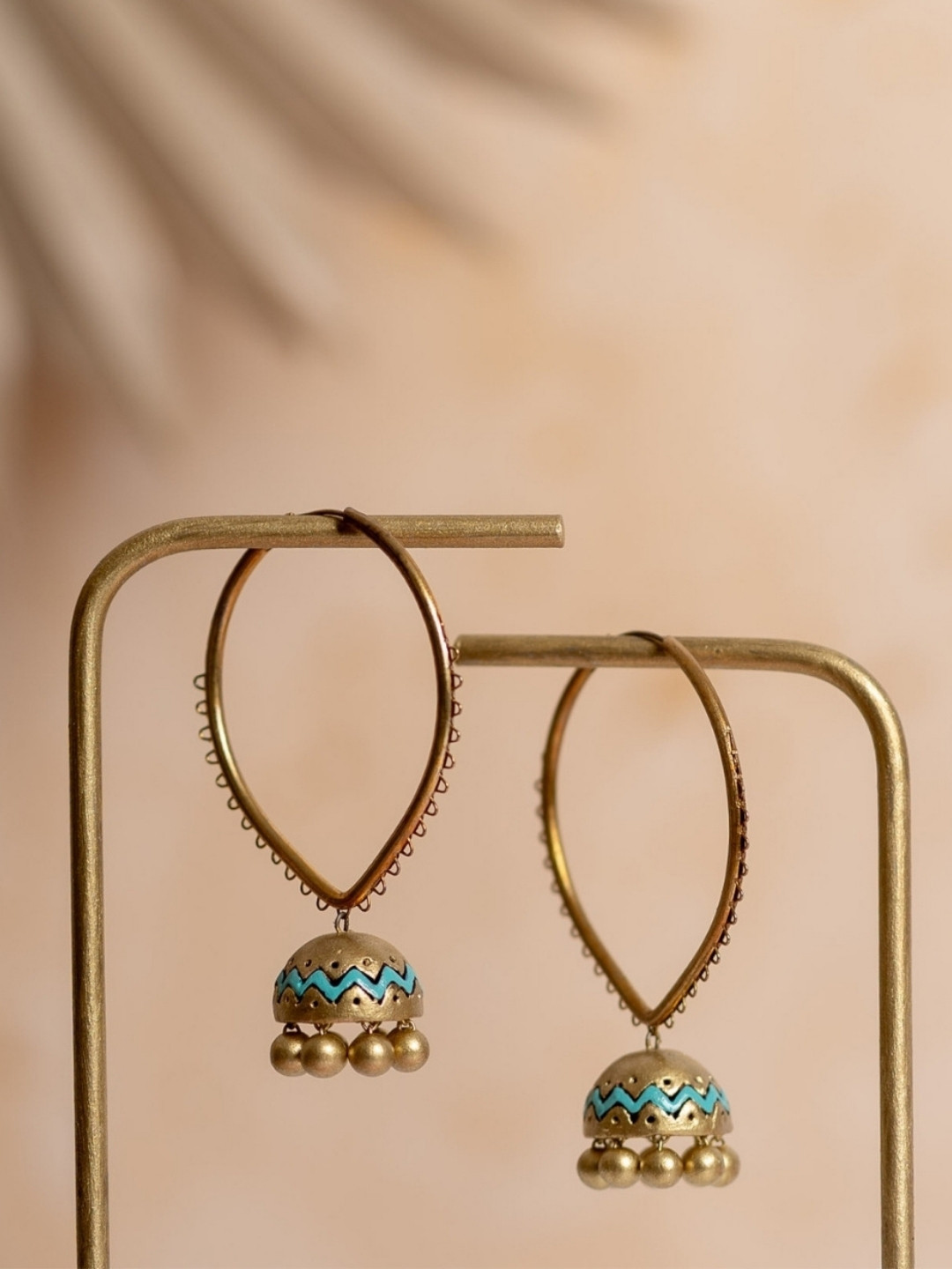 Mridah Oval Hoop Earrings