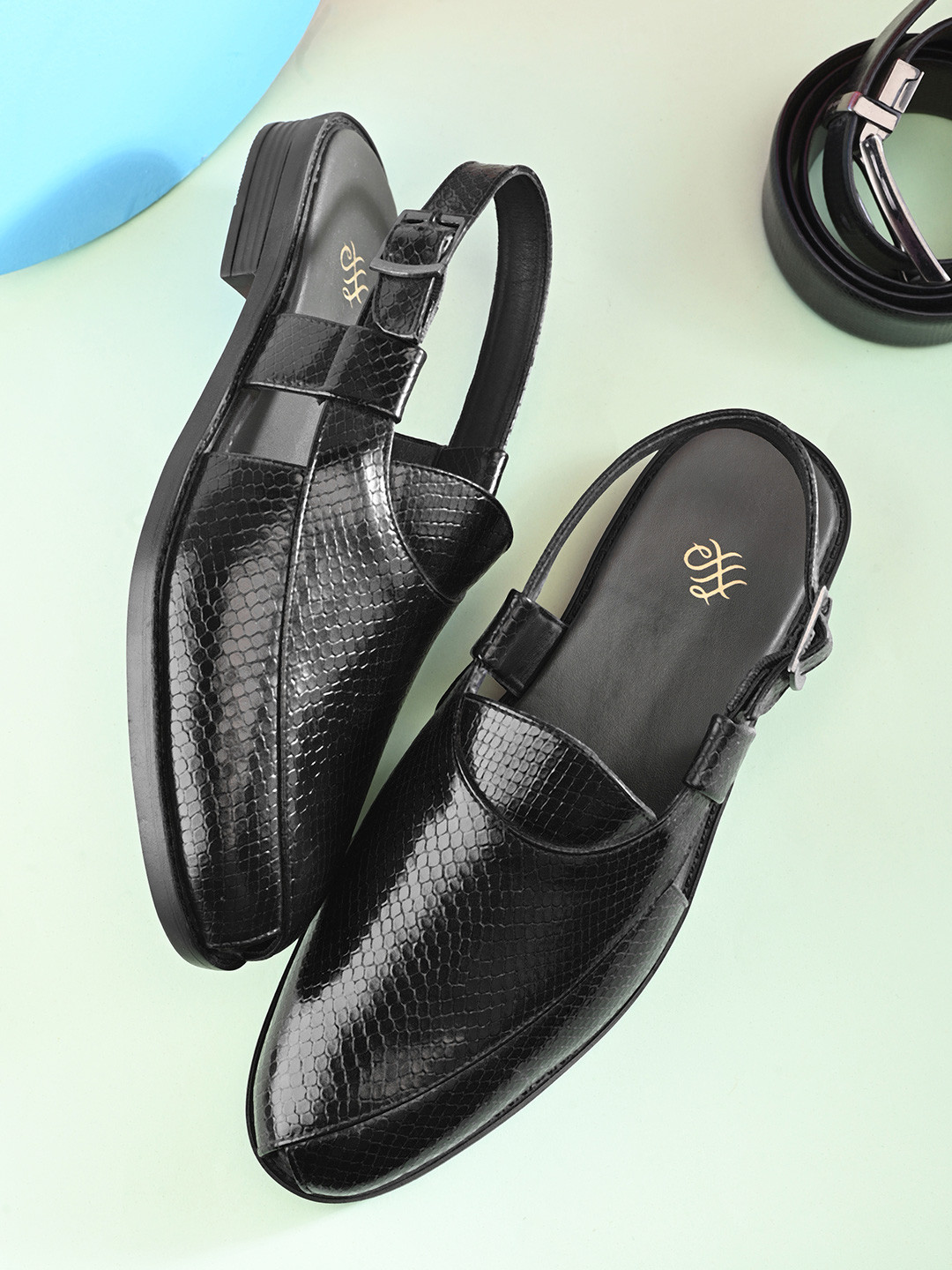 House of Pataudi Men Textured Peshawari Shoe-Style Sandals With Buckle