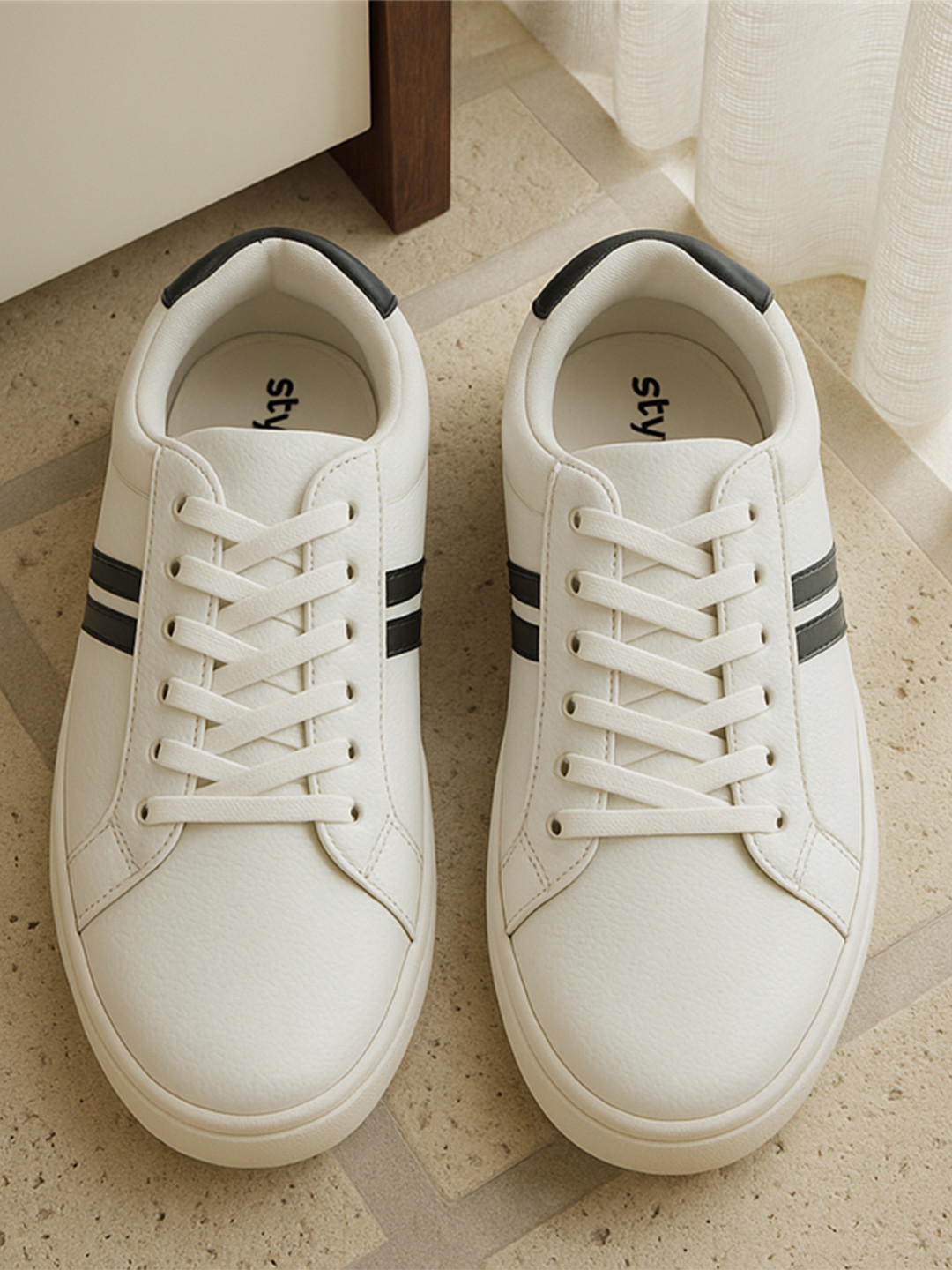 Styli Men Twin Stripe Round Toe Lace Up Court Sneakers