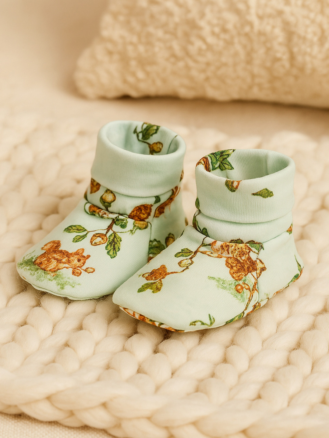 THE BABY TRUNK Girls ISquirrel Print Organic Cotton Booties