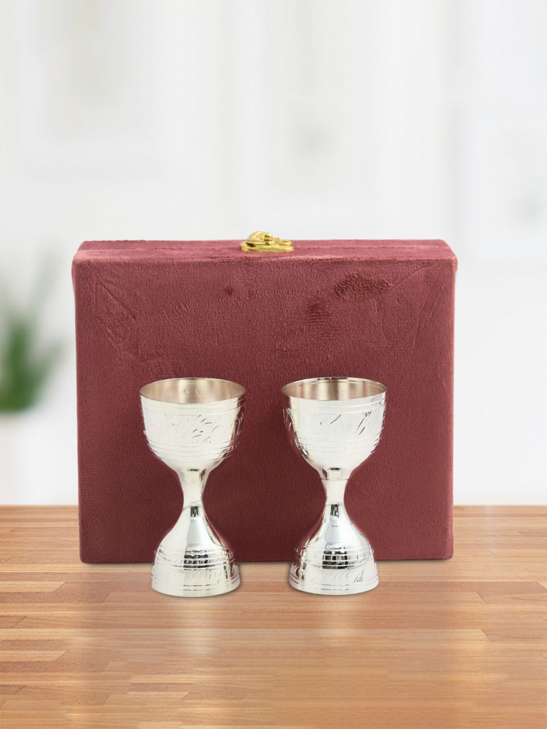 INTERNATIONAL GIFT Silver-Toned 2 Easy to Clean Brass Wine Glass Bar Glass