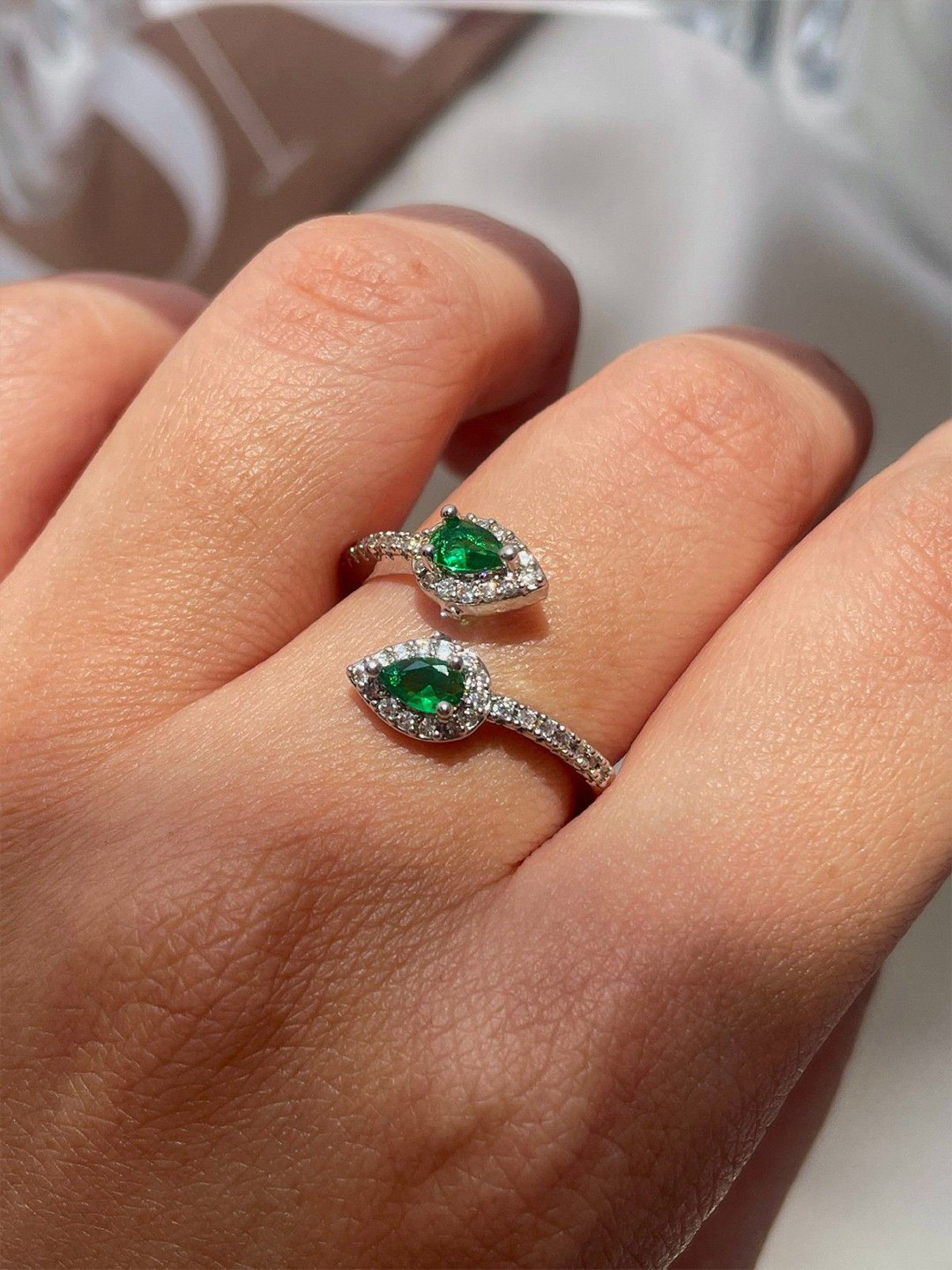 ISHKAARA Rhodium-Plated Green Twin Crystal Gleam Finger Ring