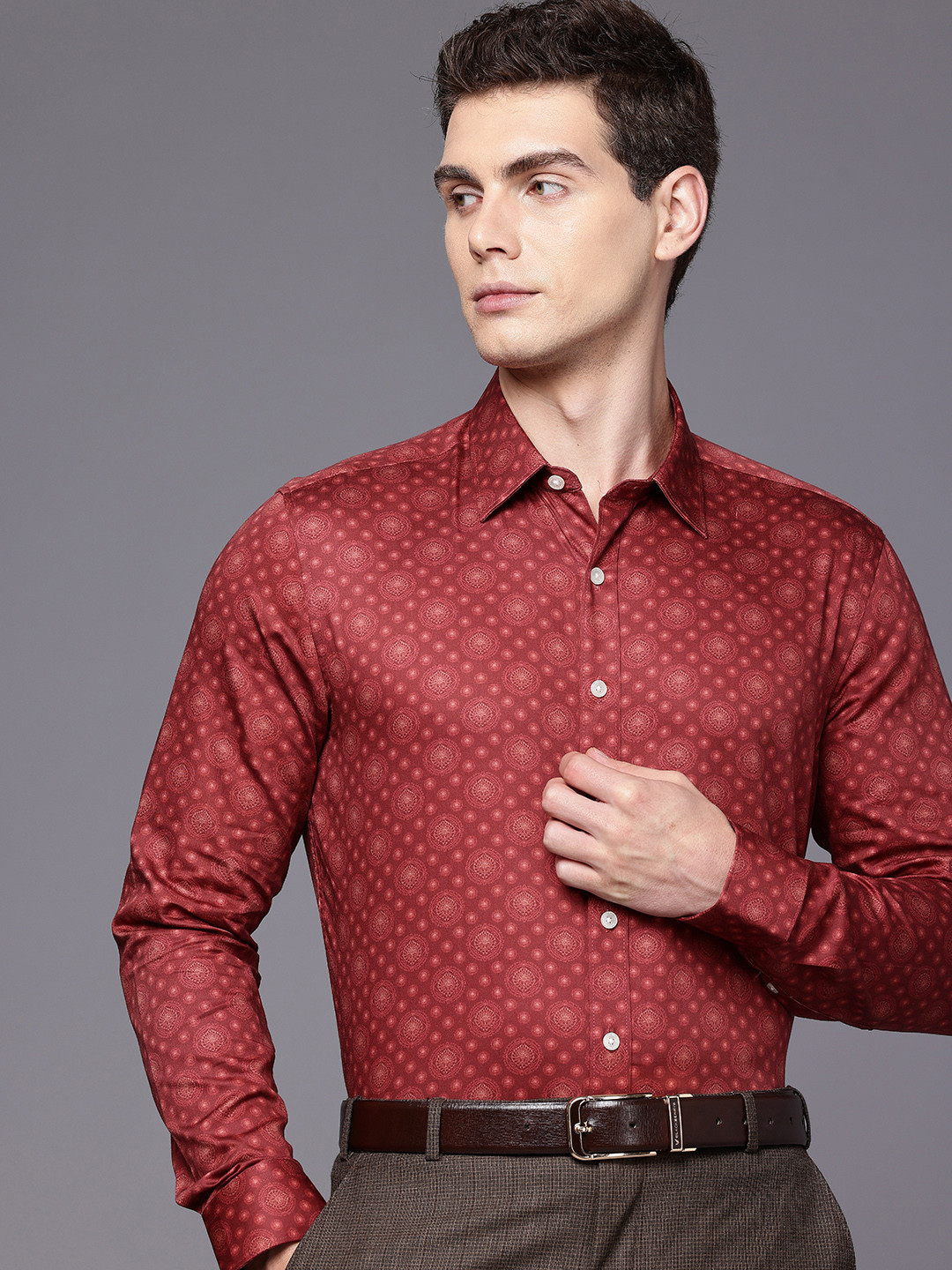 Louis Philippe Slim Fit Geometric Printed Pure Cotton Formal Shirt