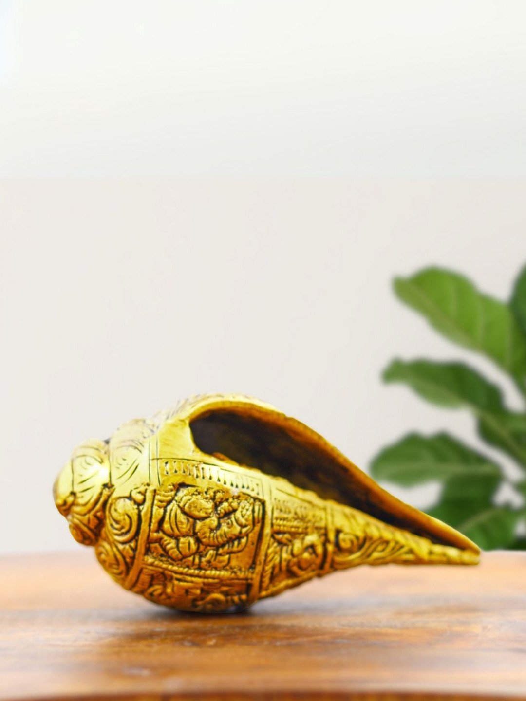 INTERNATIONAL GIFT Shankh with Ganesha Gold Brass Metallic Living Room Small Showpiece - 2 Inches