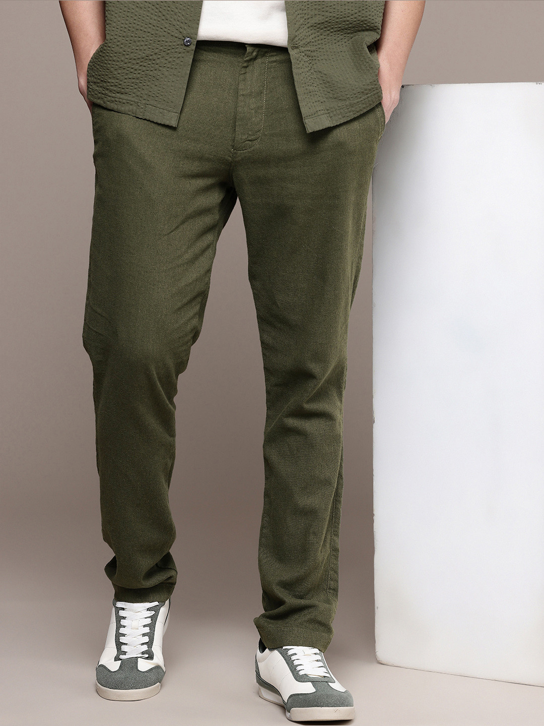 GAP Men Slim Fit Chinos Trousers