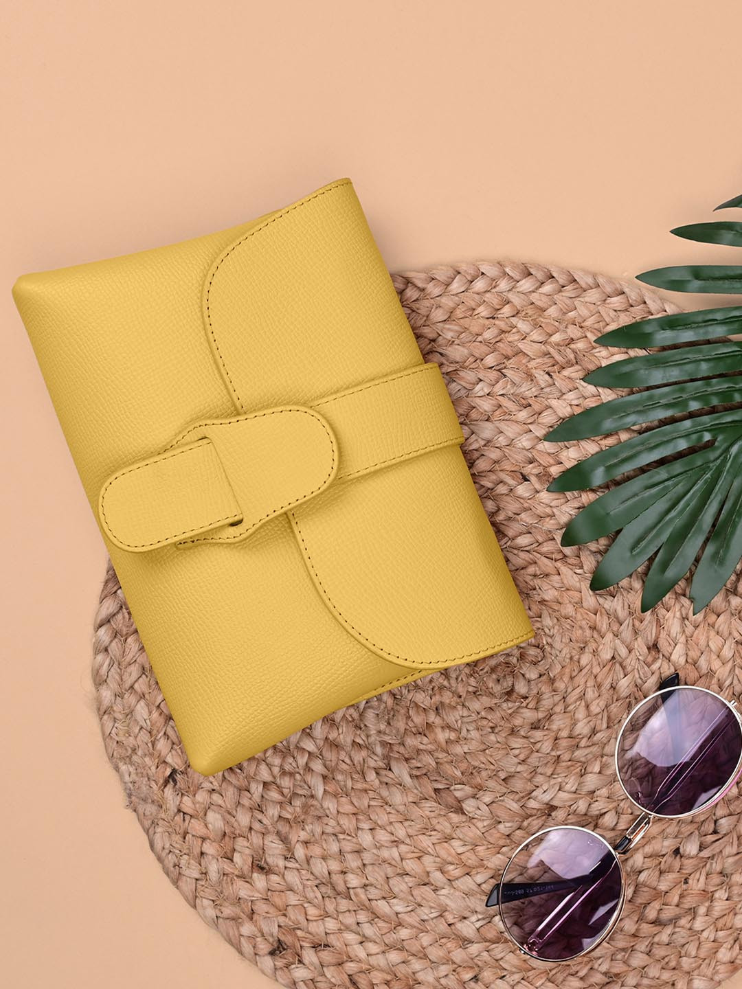 MAI SOLI Textured Envelope Leather Sling bag