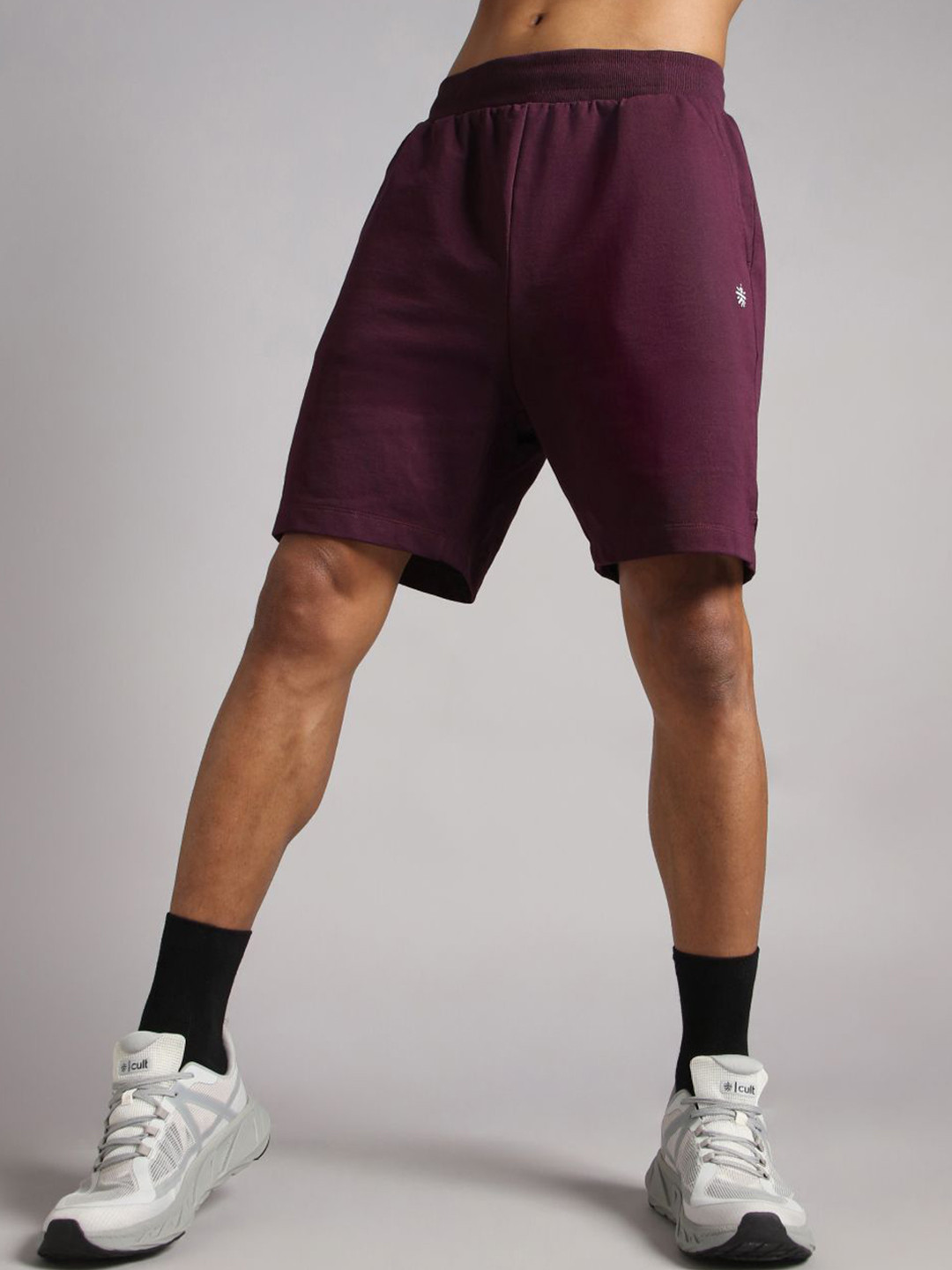 CULT Men Regular Fit Mid-Rise Wine Train In Shorts