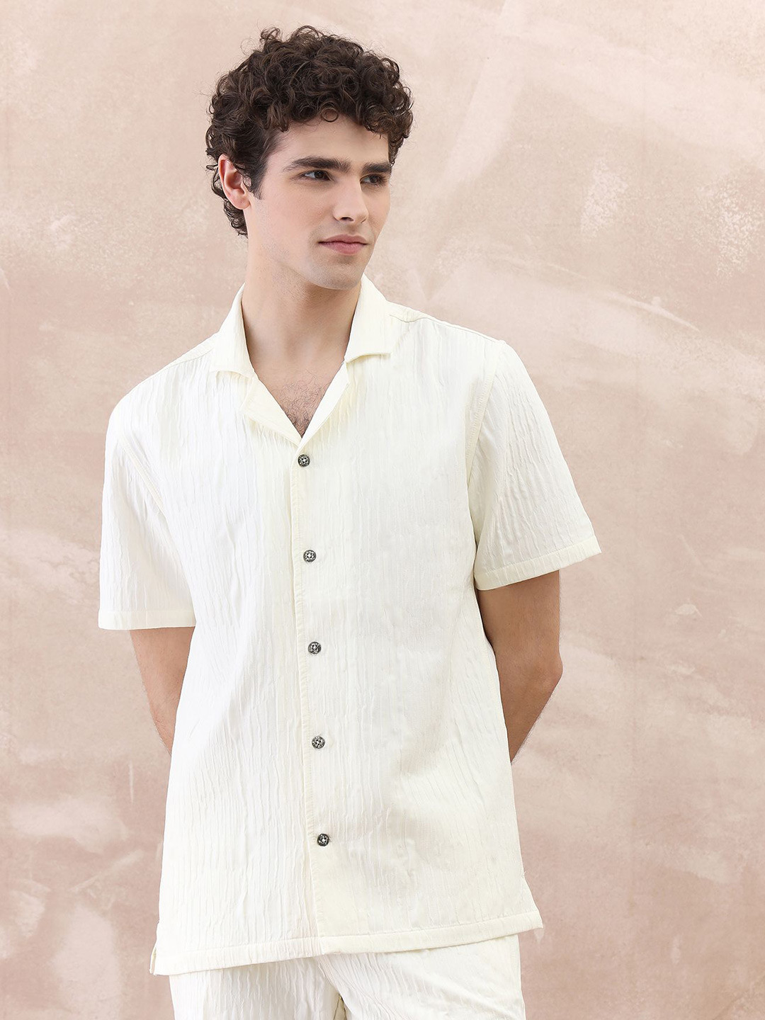 Iconic Men Textured Resort Collar Short Sleeves Shirt