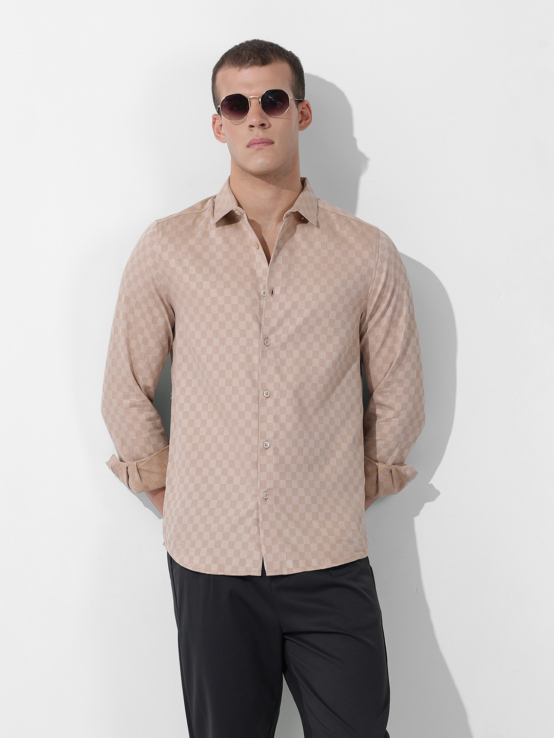 The Indian Garage Co Men Slim Fit Textured Back Dart Party Shirt