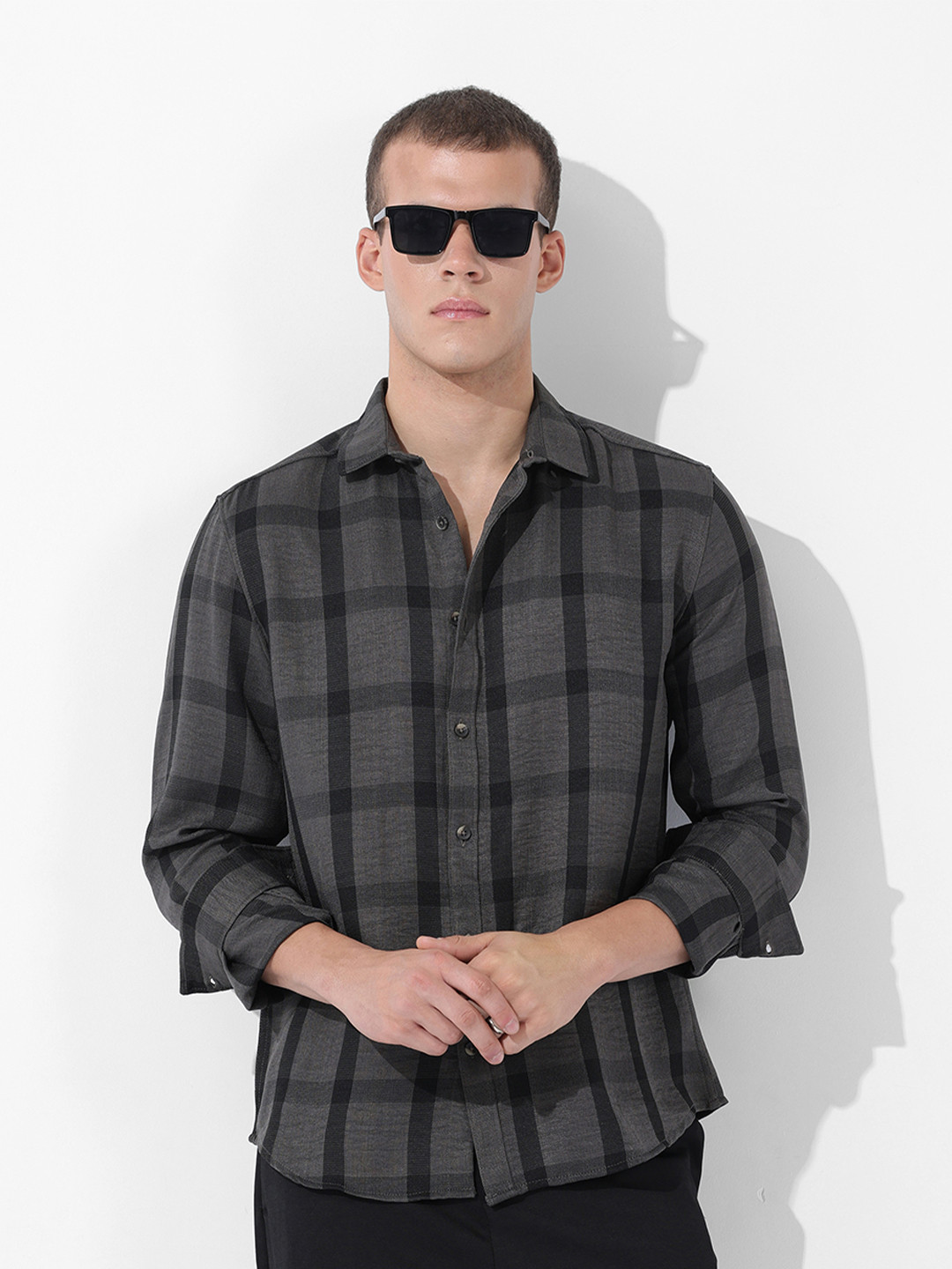 The Indian Garage Co Men Regular Fit Checkered Yarn Dyed Casual Shirt