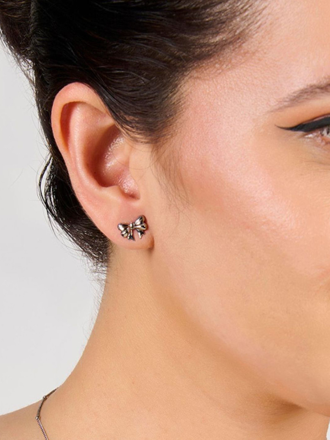 AQUASTREET Stainless Steel Silver Plated Waterproof Antitarnish Bow Stud Earrings