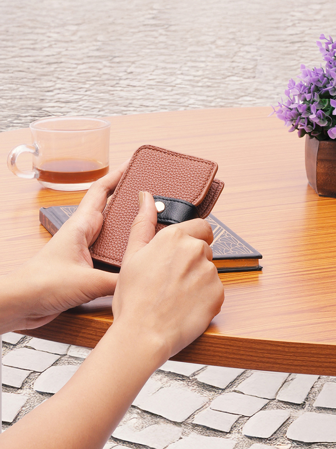 IRTH by House of Titan Women Jolie Abstract Textured Card Holder