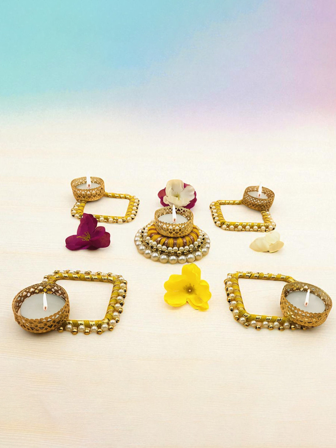 GADINFASHION Gold-Toned Set of 5 Candle Holder