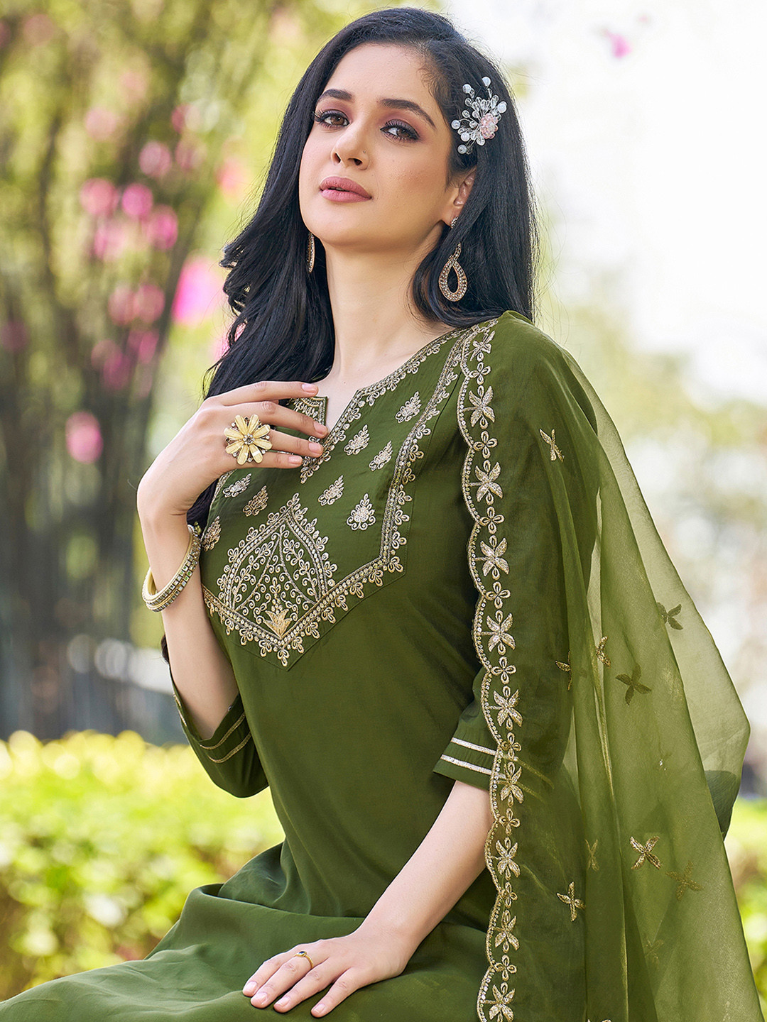 SKYLEE Women Ethnic Motifs Embroidered Kurta with Palazzo & Dupatta