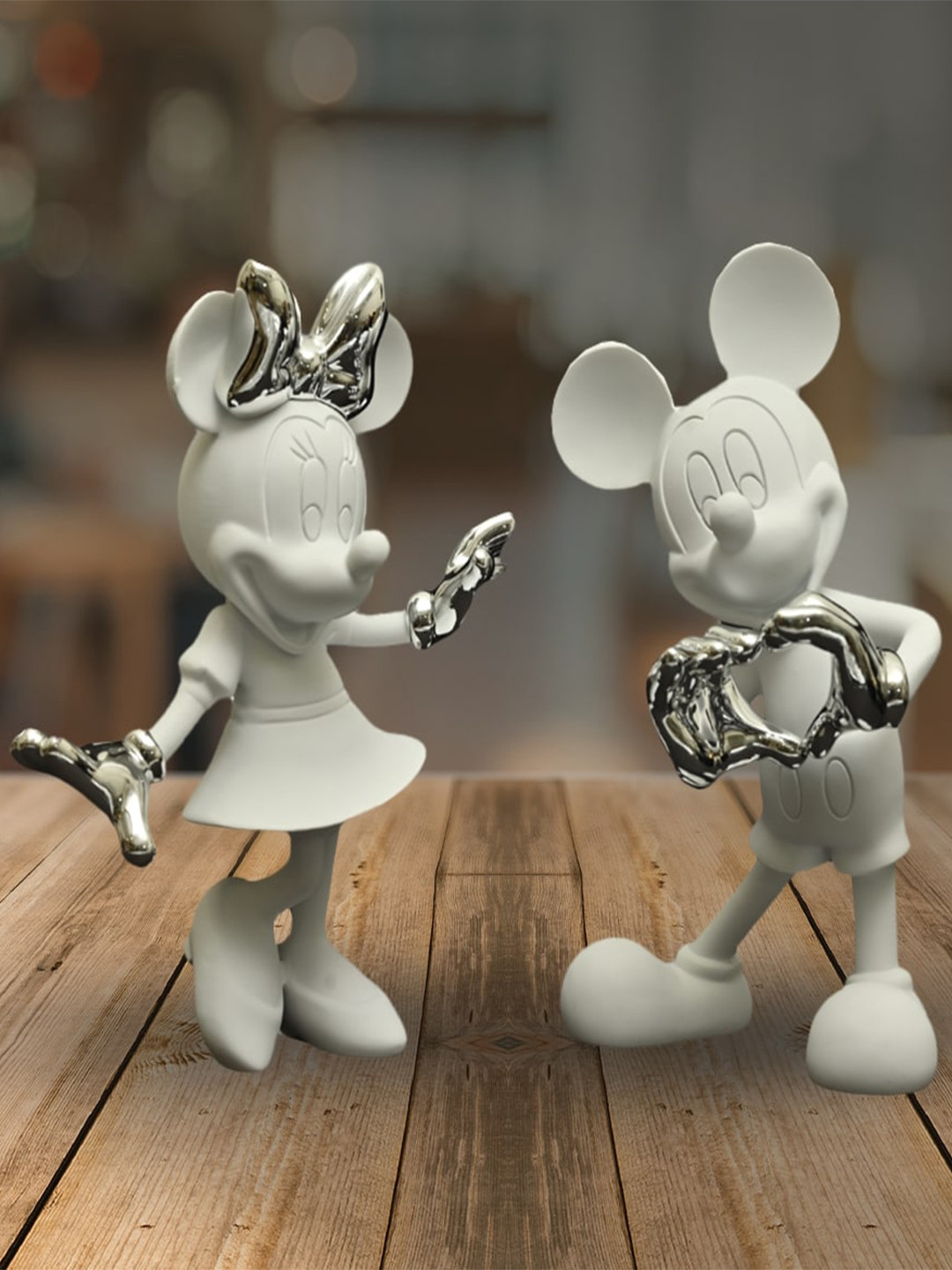 MIDLAND Resin Coloured Toned White Silver MICKEY Showpiece