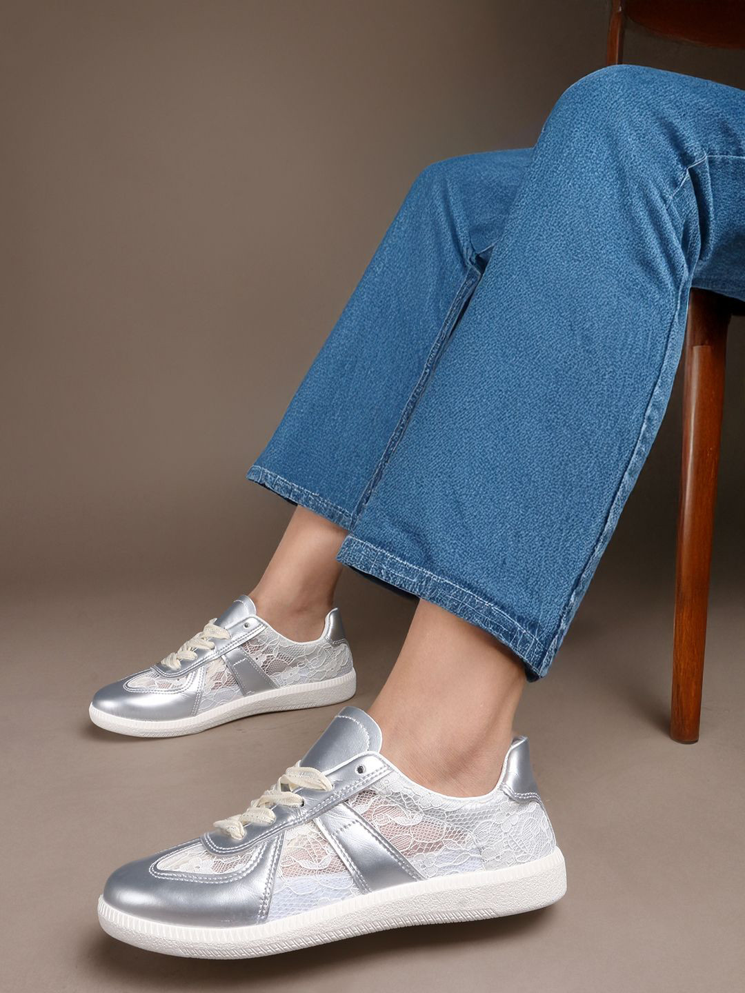 Lavie Women Textured Round Toe Lace Ups Sneakers