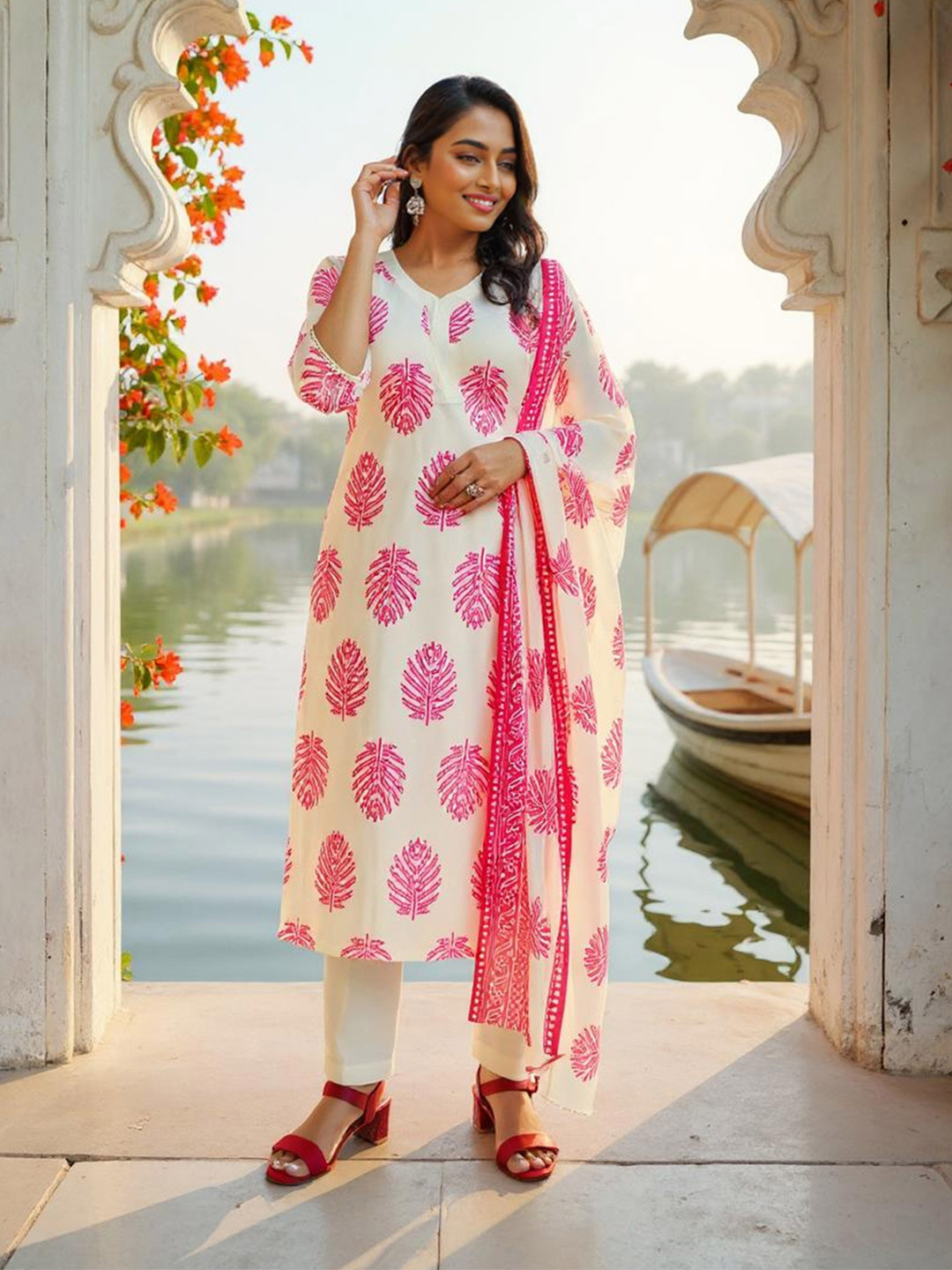 SZN Women Floral Printed Straight Regular Calf Length Kurta Trousers With Dupatta