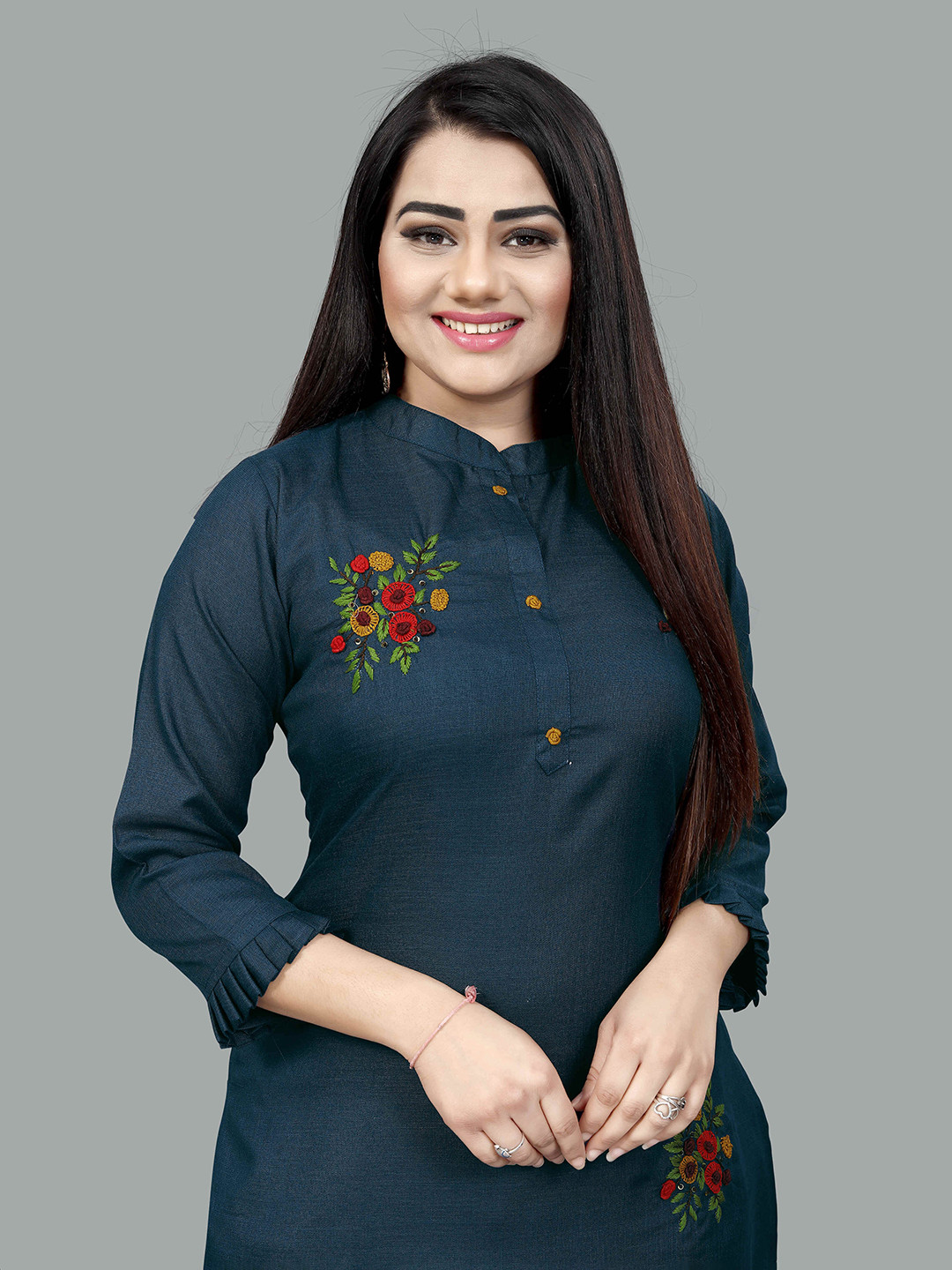 4u Fashion Women Thread Work Embroidered Kurta