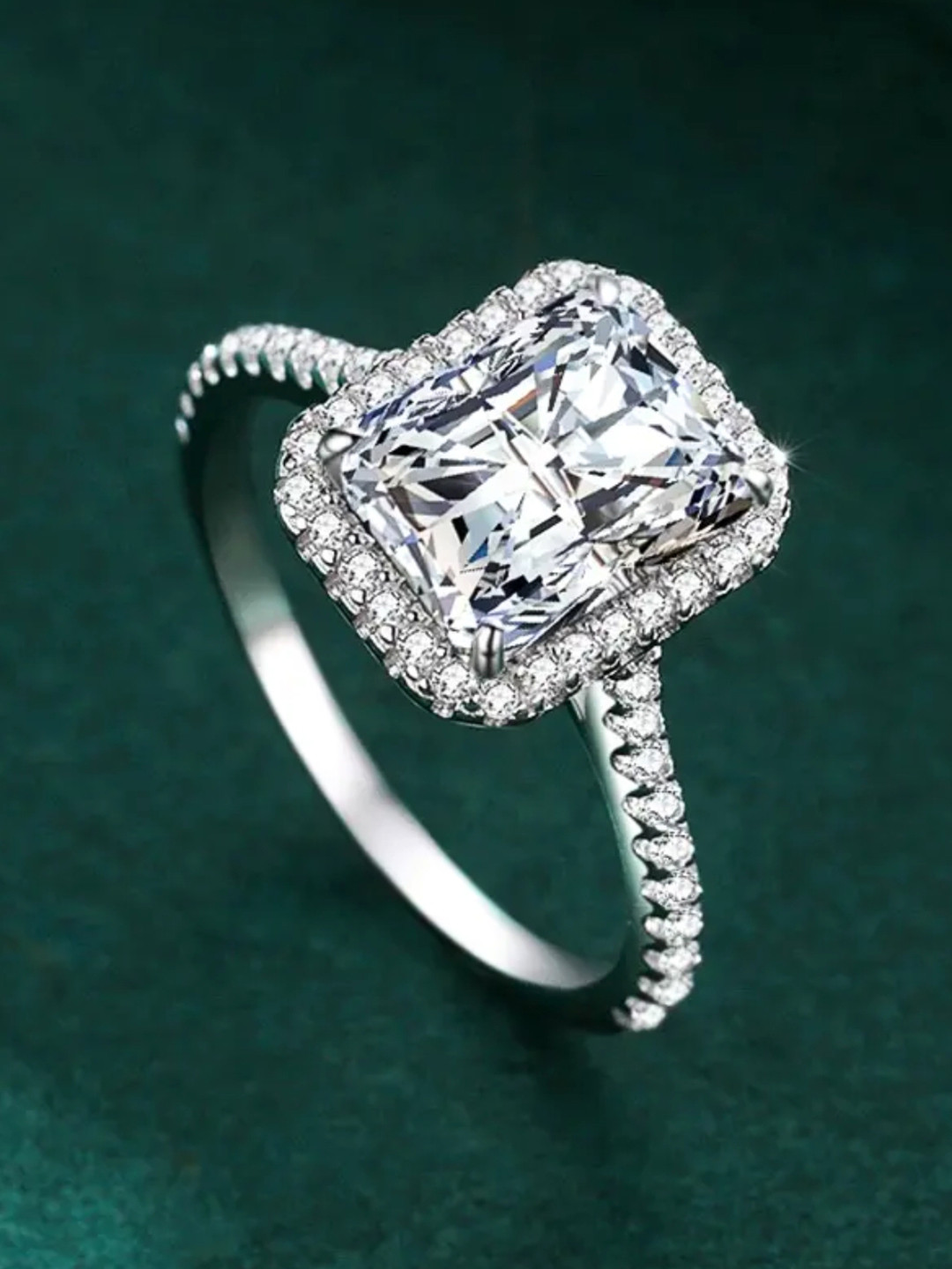 CAUER 925 Silver Halo Design Rhodium-Plated Emerald cut Cz-Studded Finger Ring