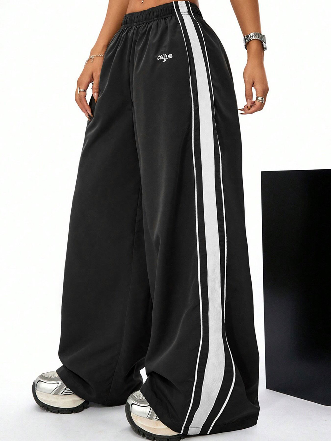 Outzidr Women Varsity Side Striped Sweatpants