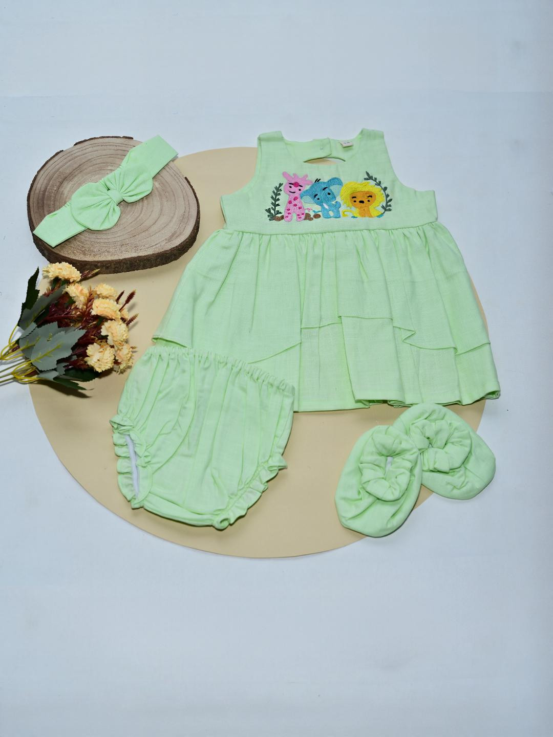 ArthLife Girls Green Baby Apparel Gift Set