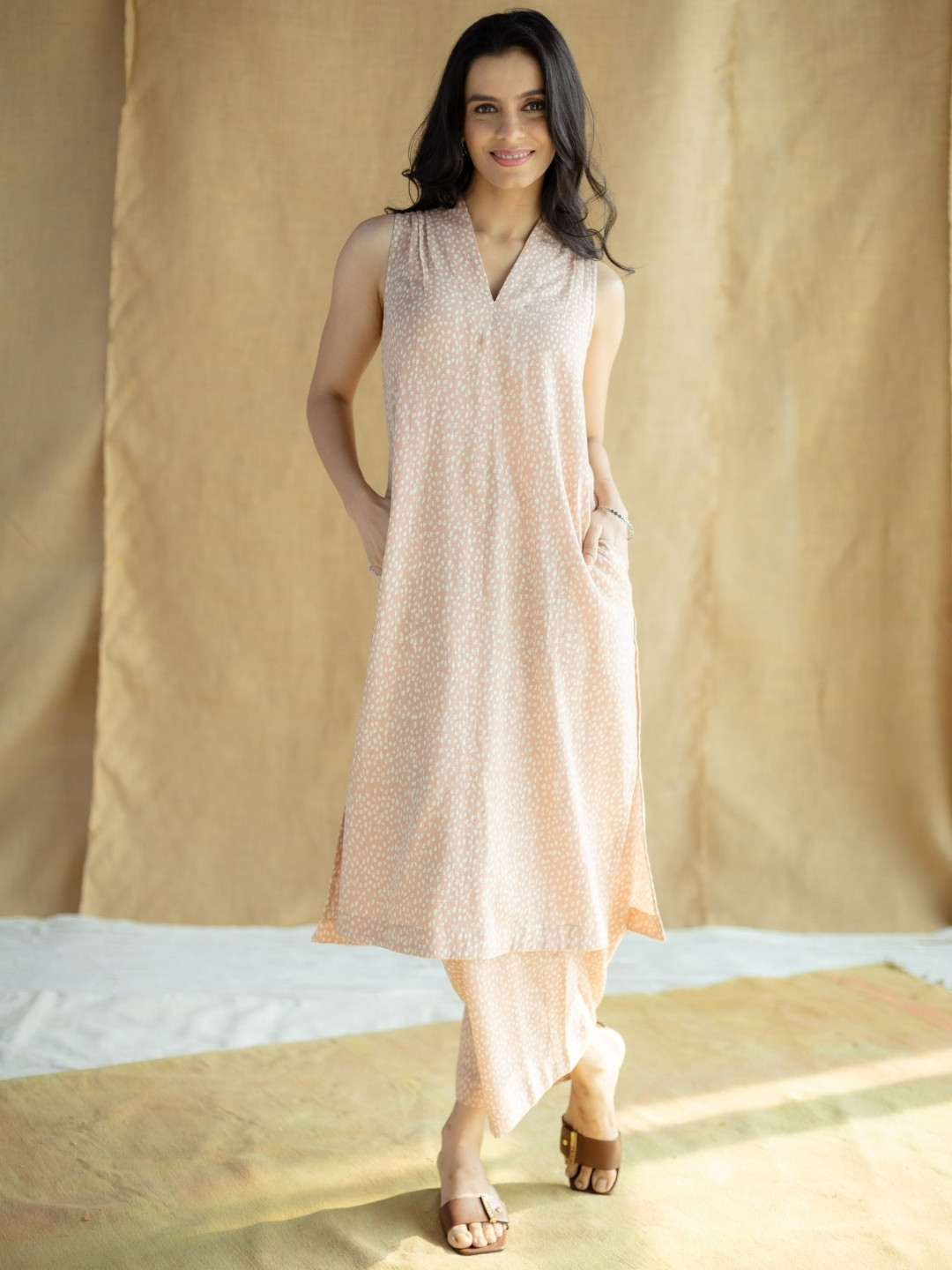 THE INDIAN ETHNIC CO Women Polka Dots Printed Cotton Pant