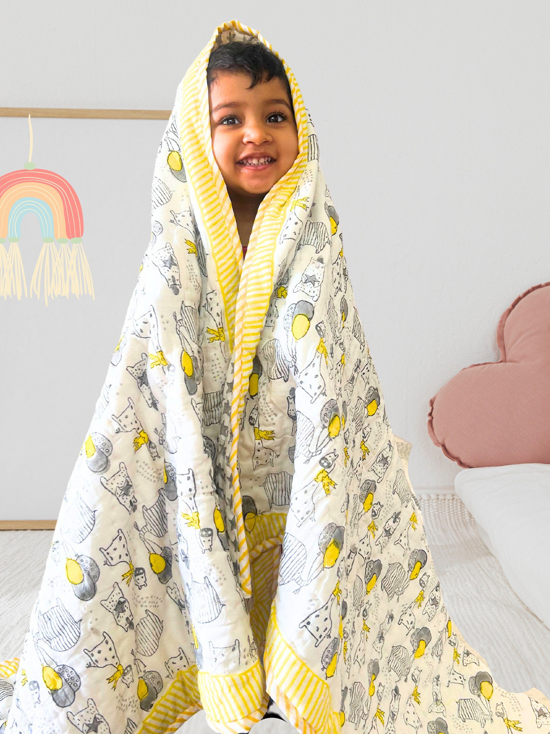 Tittertots White & Yellow Cartoon Characters Mild Winter 210 GSM Single Bed Quilt
