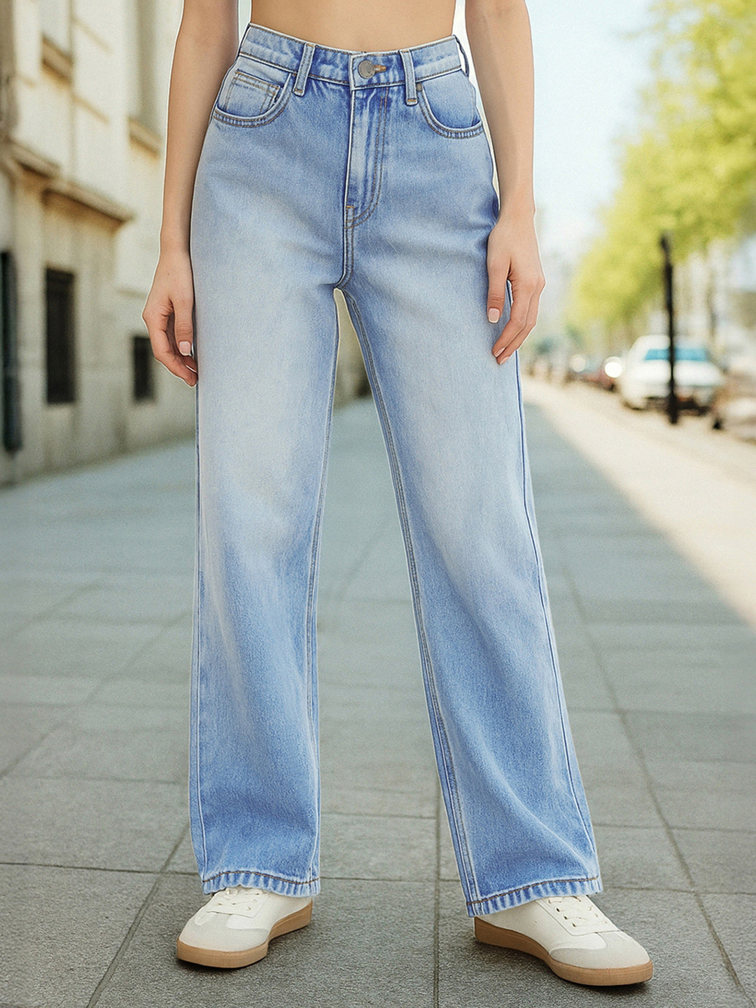 Bewakoof Women's Light Blue Washed Baggy Straight Fit Jeans